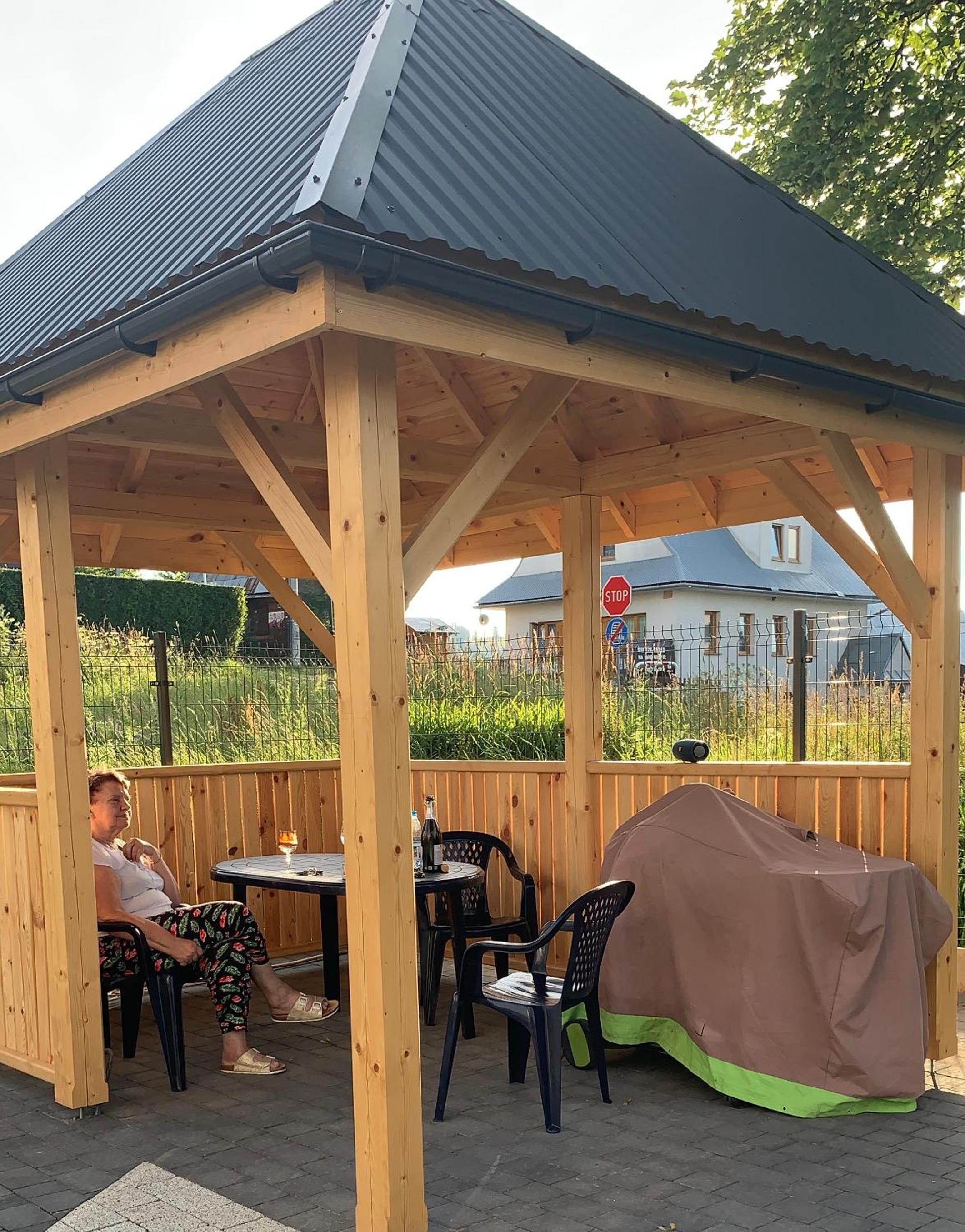 outdoor BBQ area