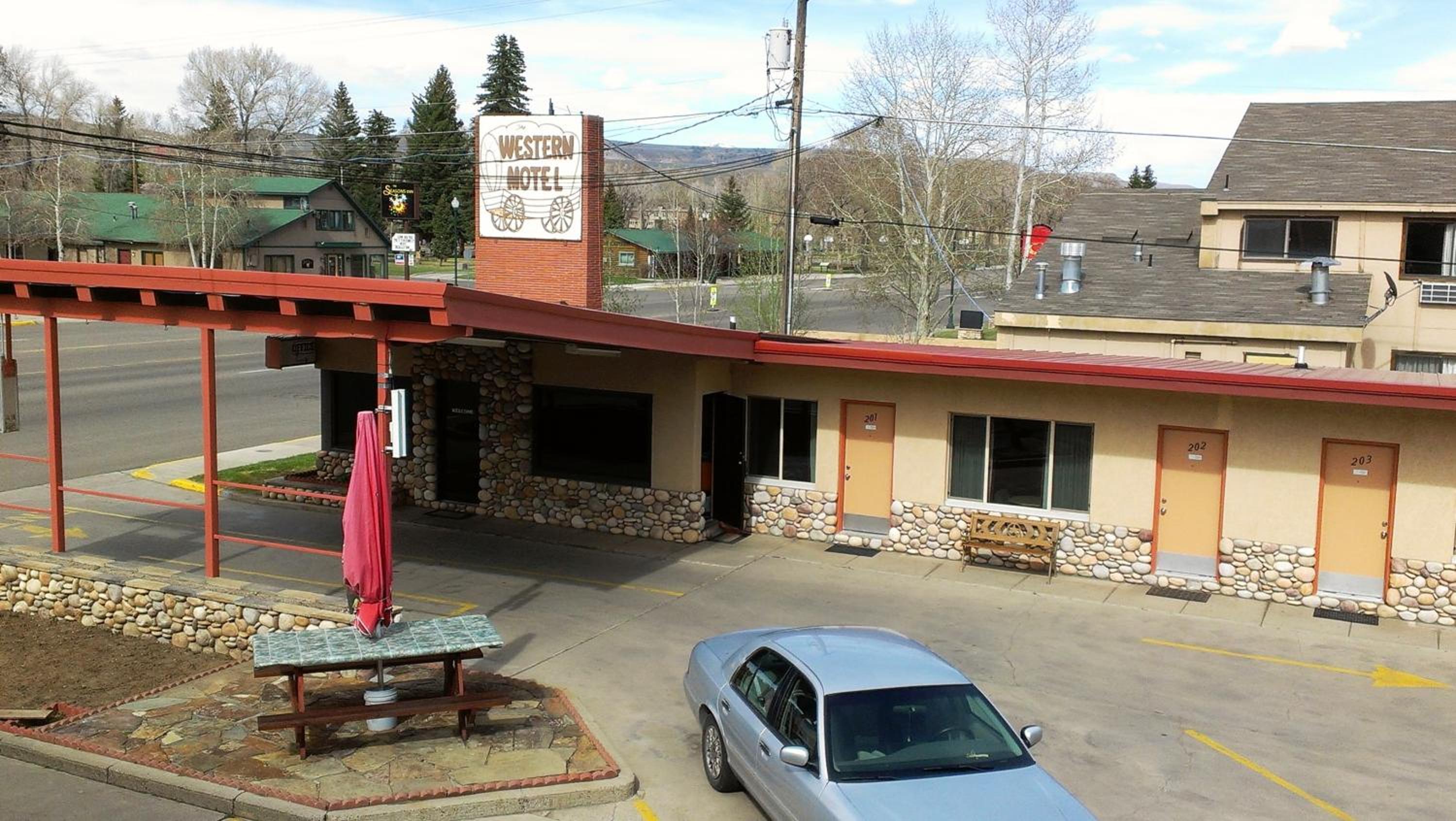Gunnison Vacations - Western Motel - Property Image 5