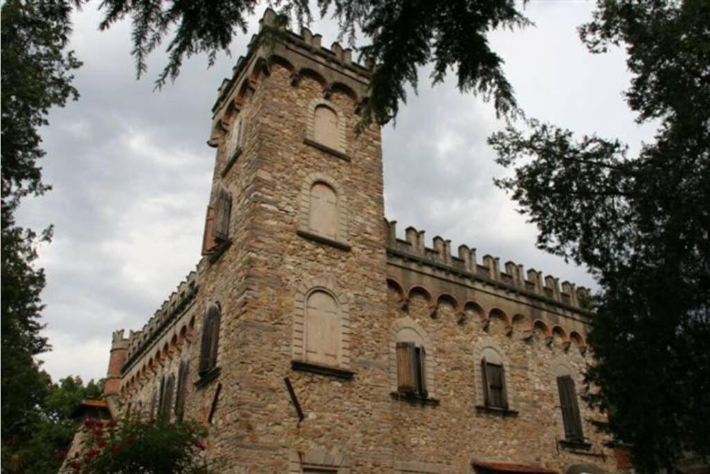 CASA LA TORRE un castello alle porte di Firenze