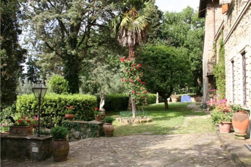 CASA LA TORRE un castello alle porte di Firenze