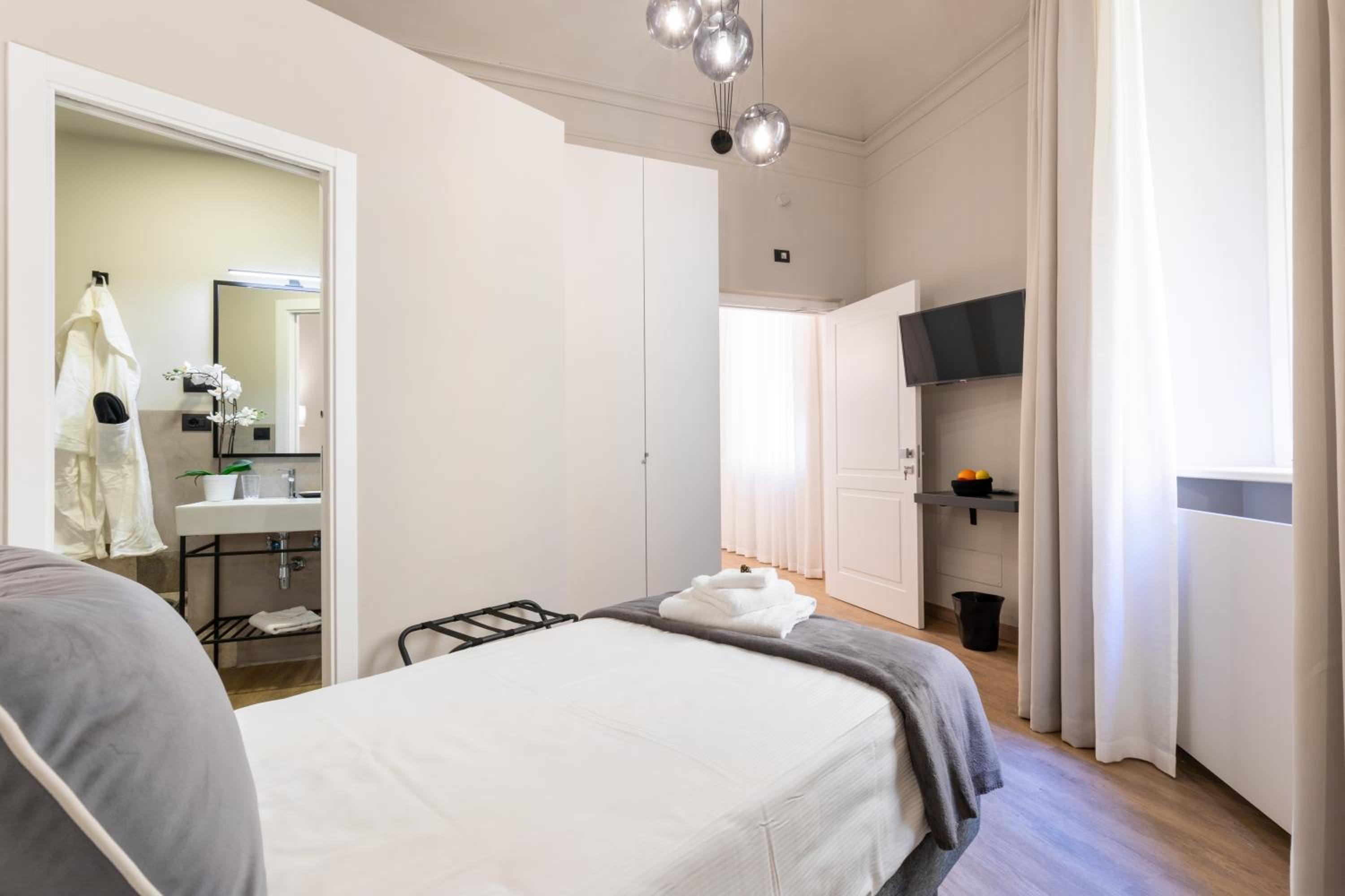Foresteria di Piazza Cavour - Luxury Suites & Guest House