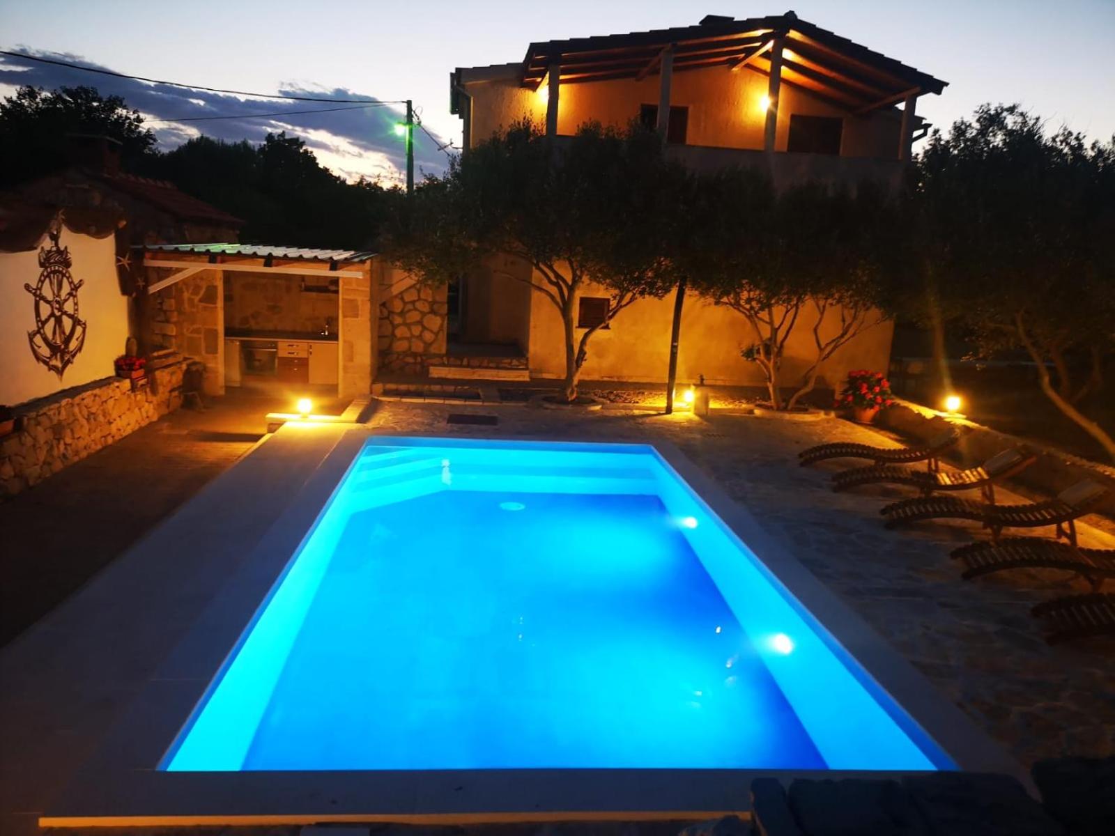 Apartman Magas with private pool view 5