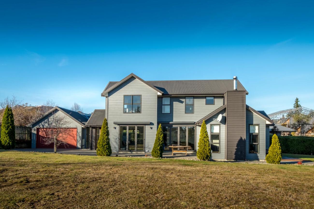 Hotel 13 St James Avenue - Image 1