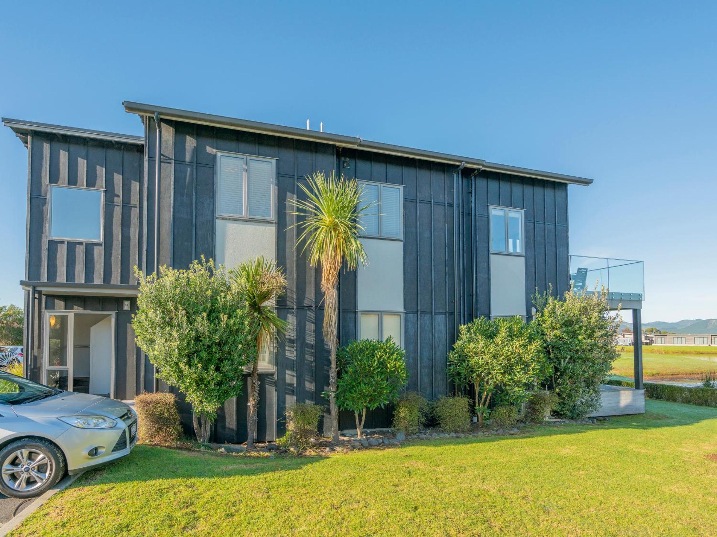 Matarangi Villa on Golf Course - Matarangi Home view 5