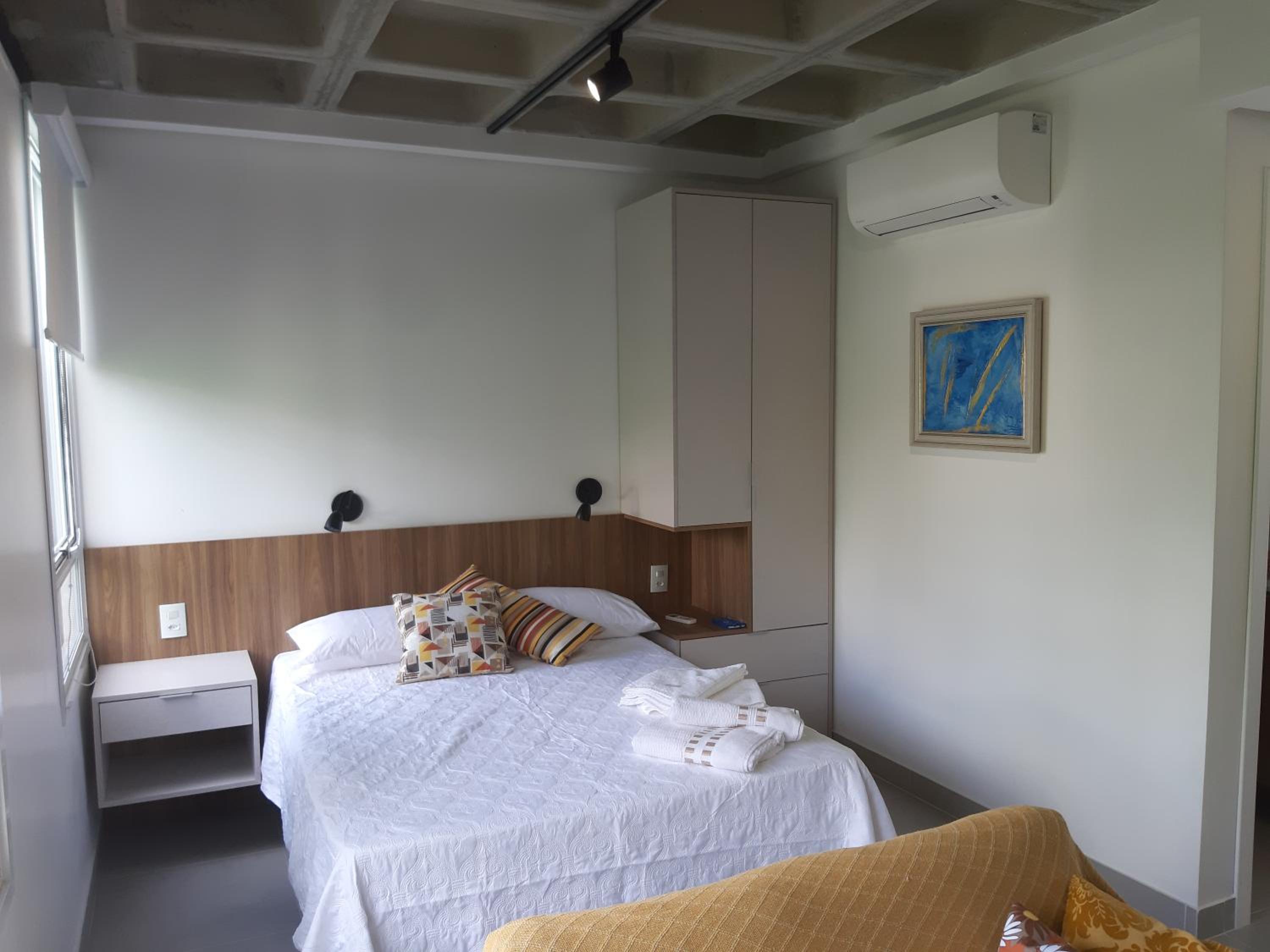 Studio contemporâneo em prédio novo
