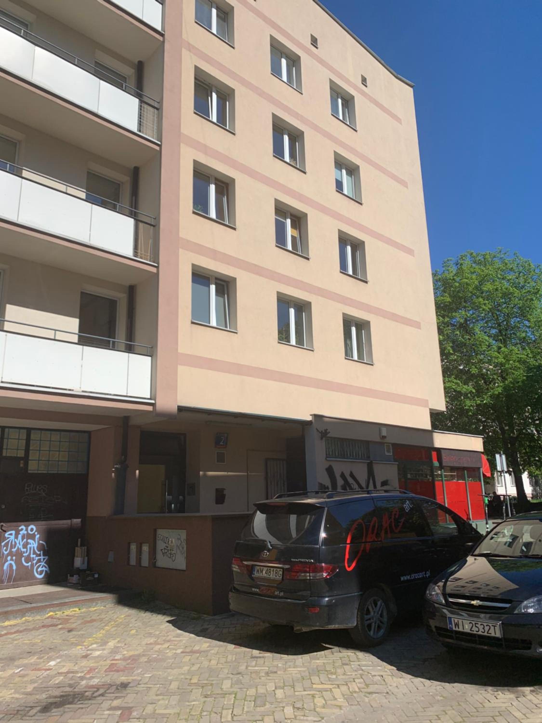 Perfect location two bedrooms with balkony