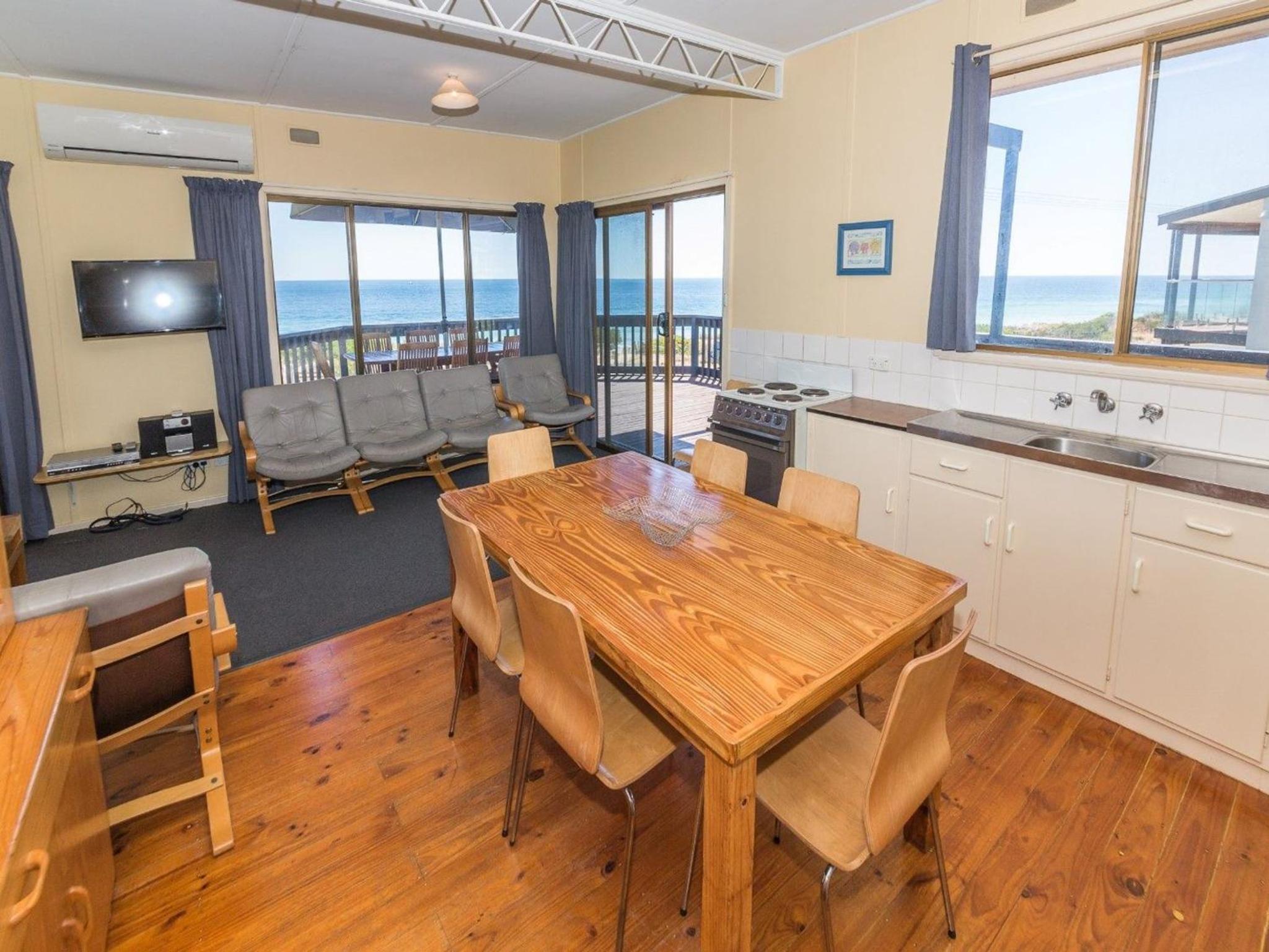 Sandy Feet 31 Gold Coast Drive view 5