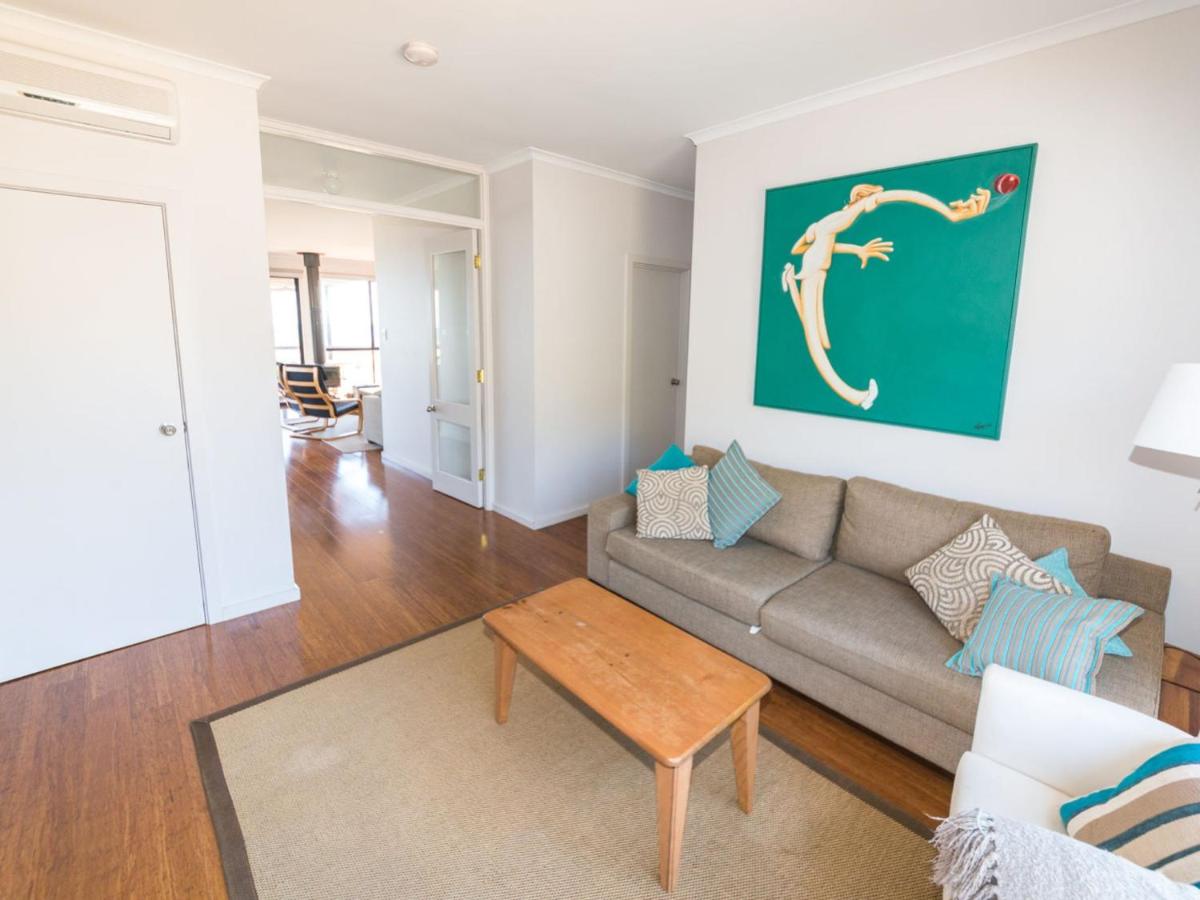 20 Lady Bay Road