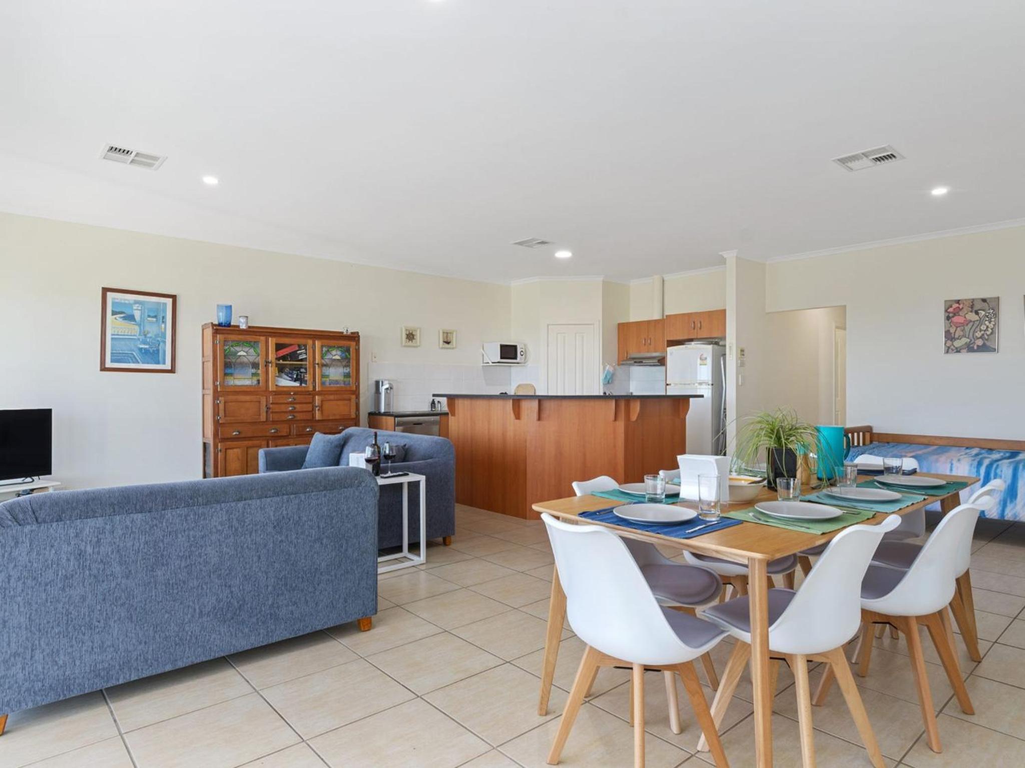 18 Turnberry Drive