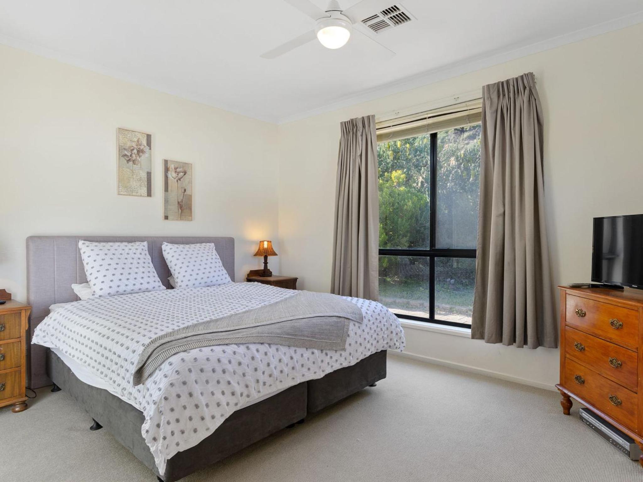 18 Turnberry Drive