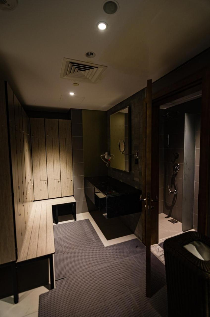 Royal Club By RVHR, Paramount Tower B, Business Bay