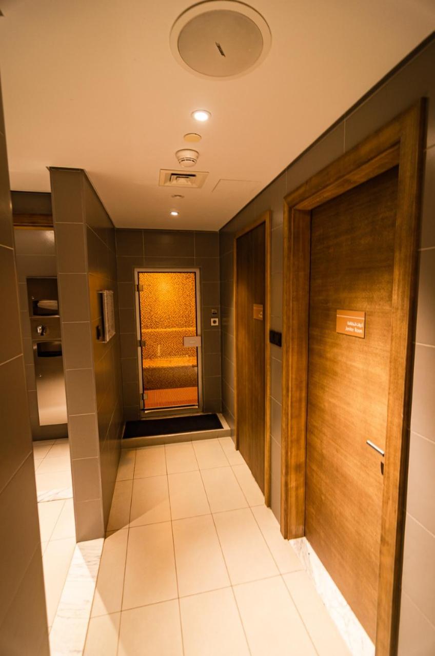 Royal Club By RVHR, Paramount Tower B, Business Bay