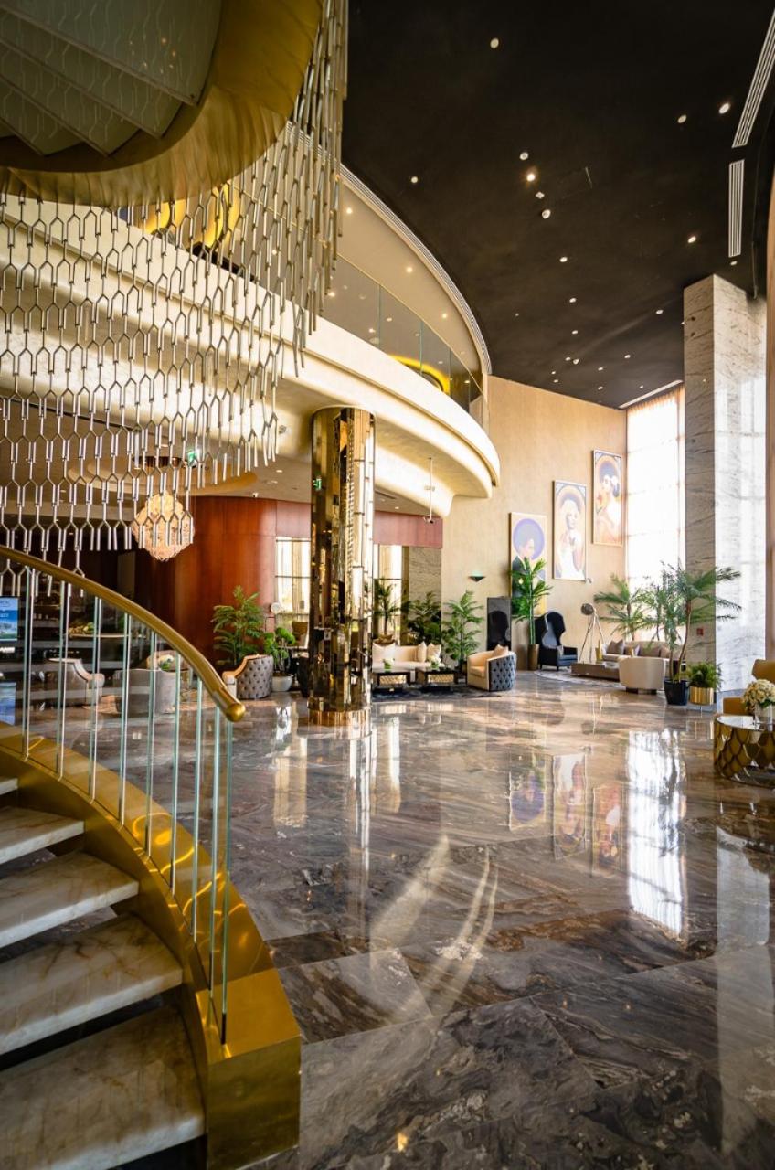 Royal Club By RVHR, Paramount Tower B, Business Bay