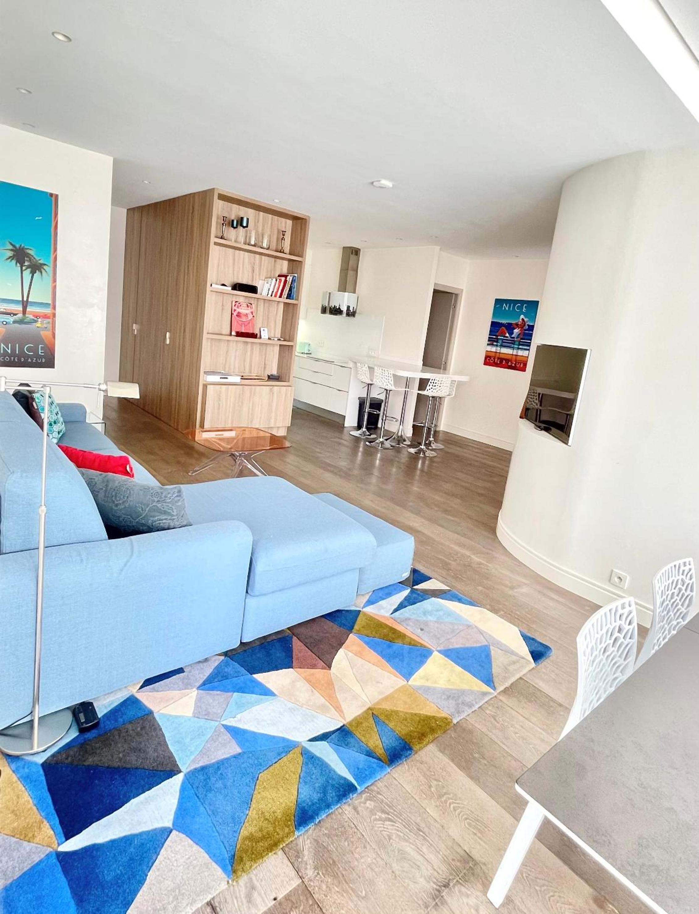 Luxurious 2 Bedrooms Apartment, 30 meter from beach photo 2