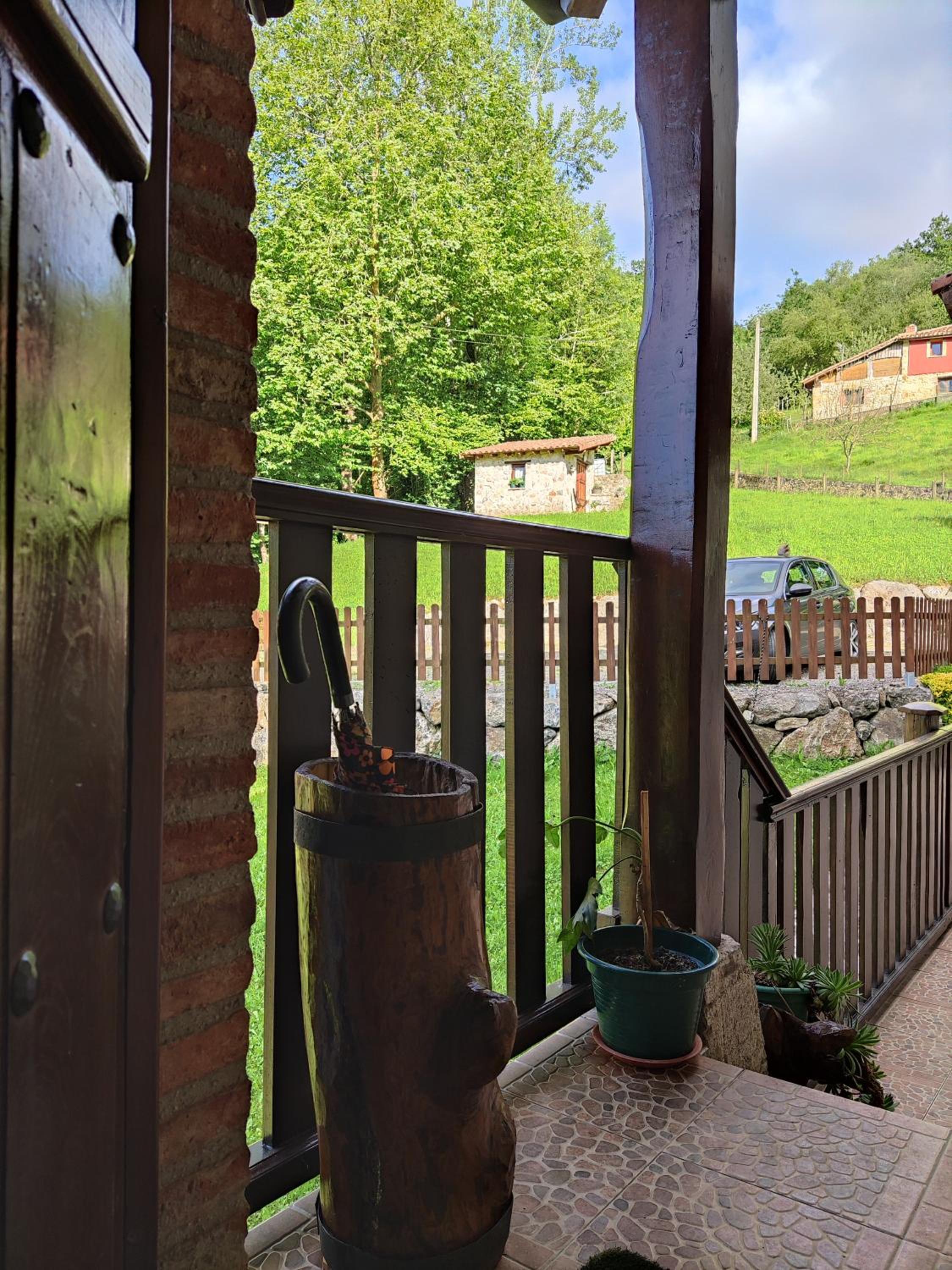 Apartamentos Rurales La Caviana