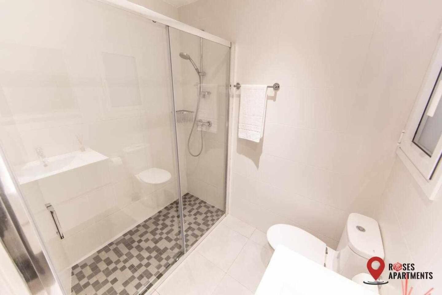 Roses Apartments Sea View 2habitaciones view 4
