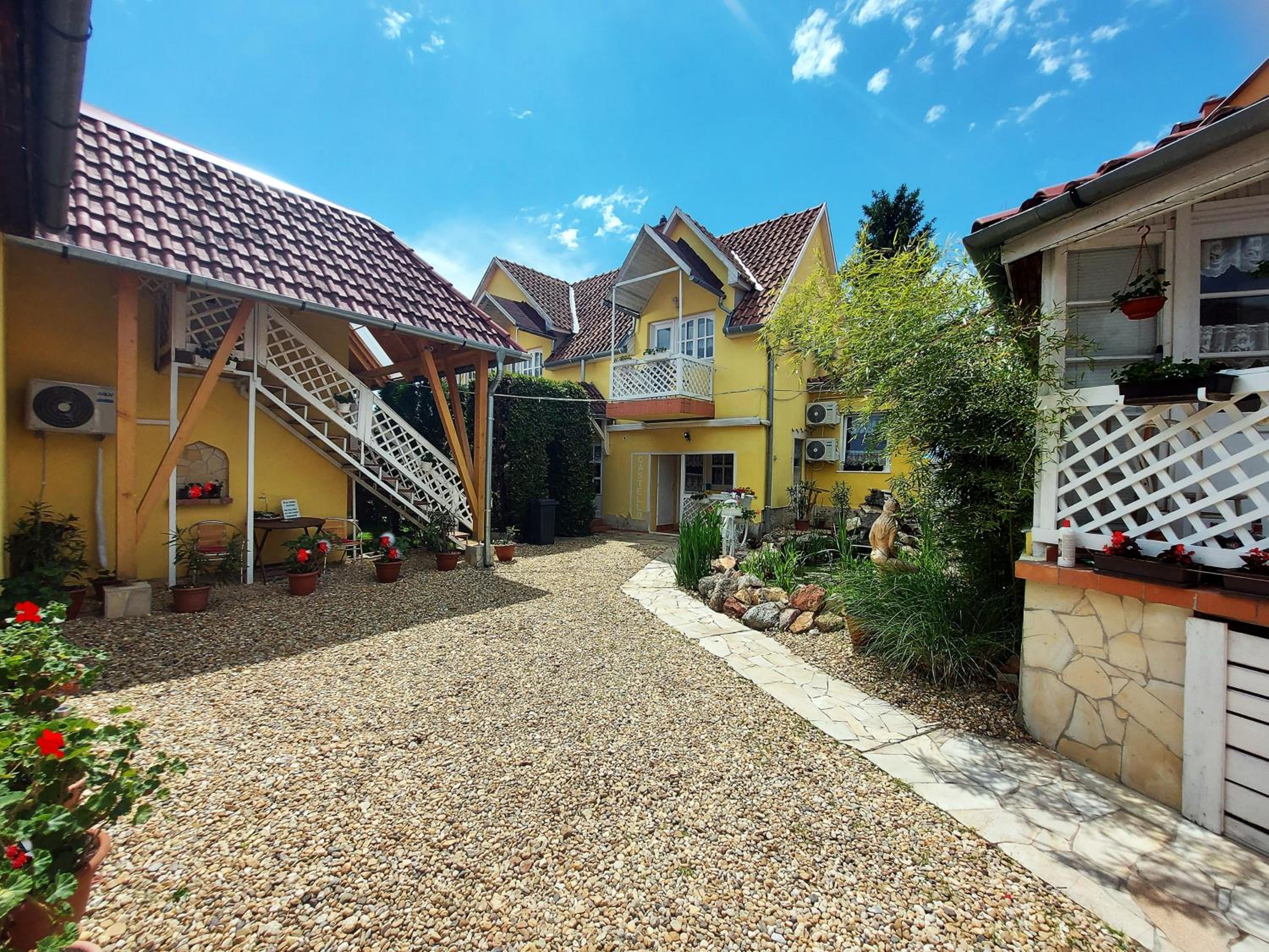Castello Vendég és Apartmanház