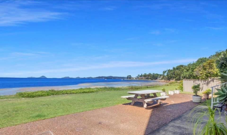 Brontilly at the point Beach front unit perfect for families with Free WiFi