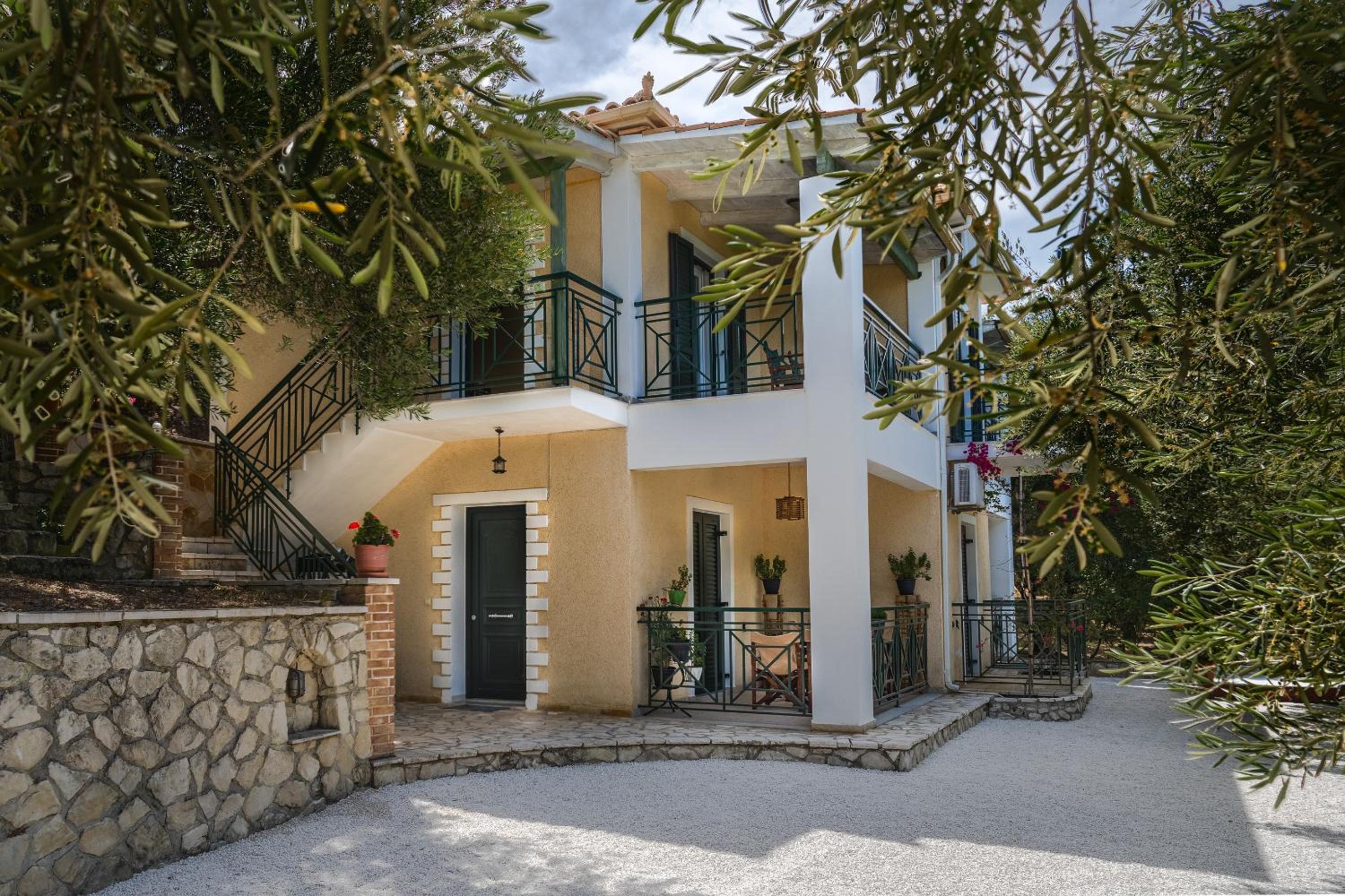 Keri Marathias Pavezzo Villa - Image 5