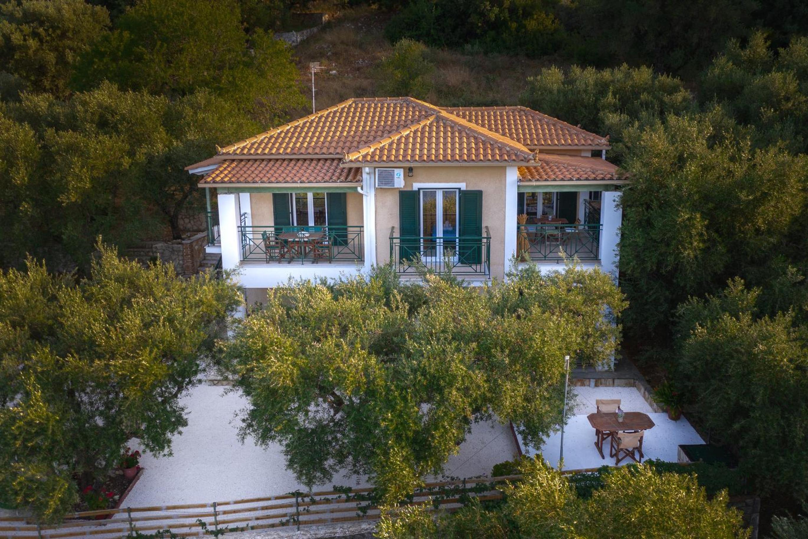 Keri Marathias Pavezzo Villa - Image 3
