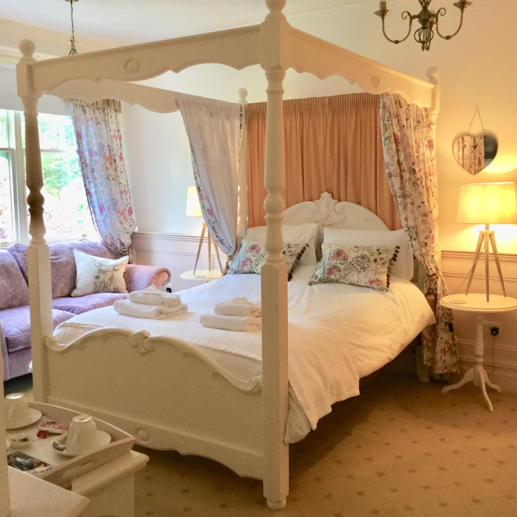 Storrs Gate House B & B No pets Allowed