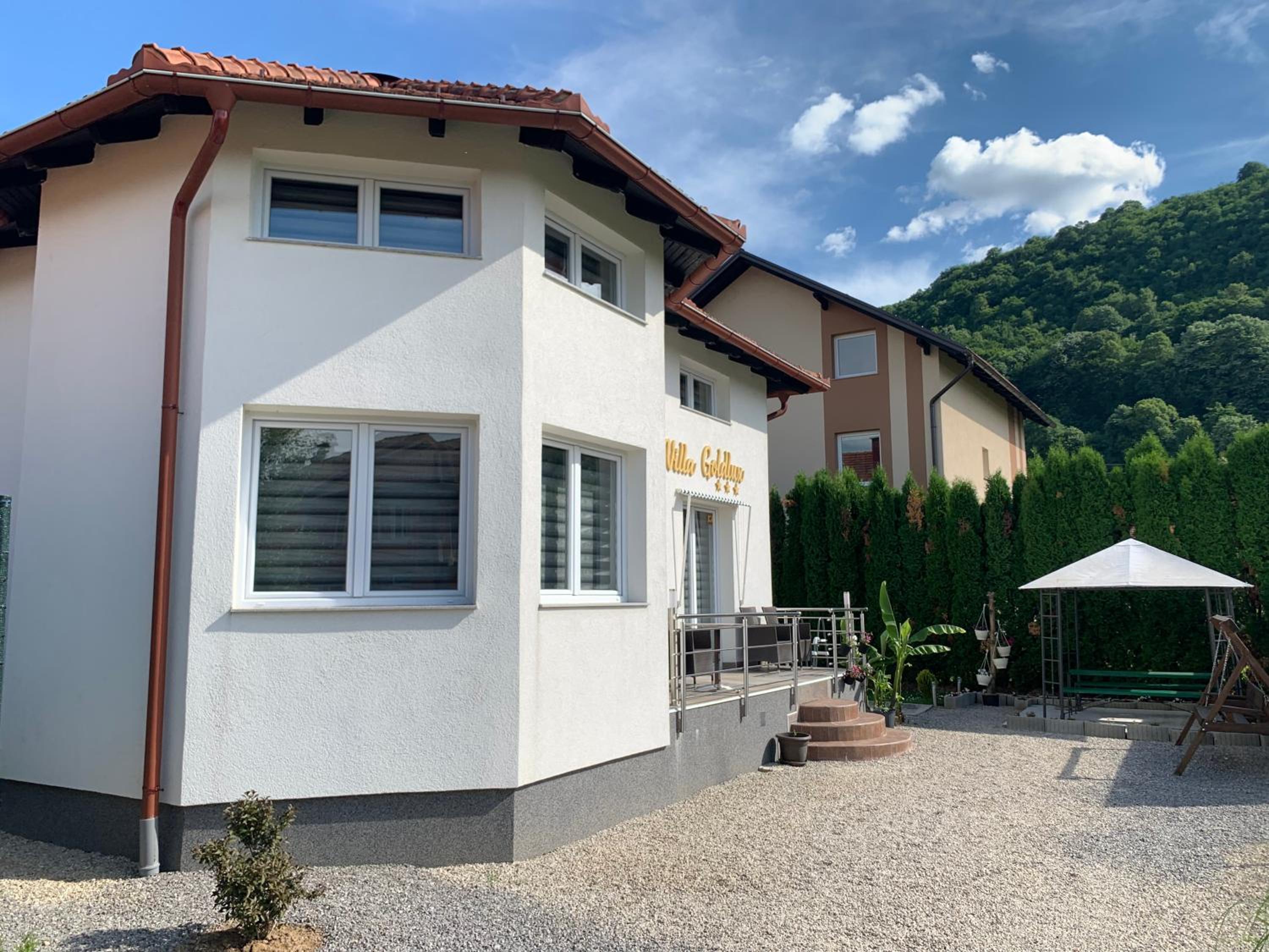 Villa Goldlux view 4