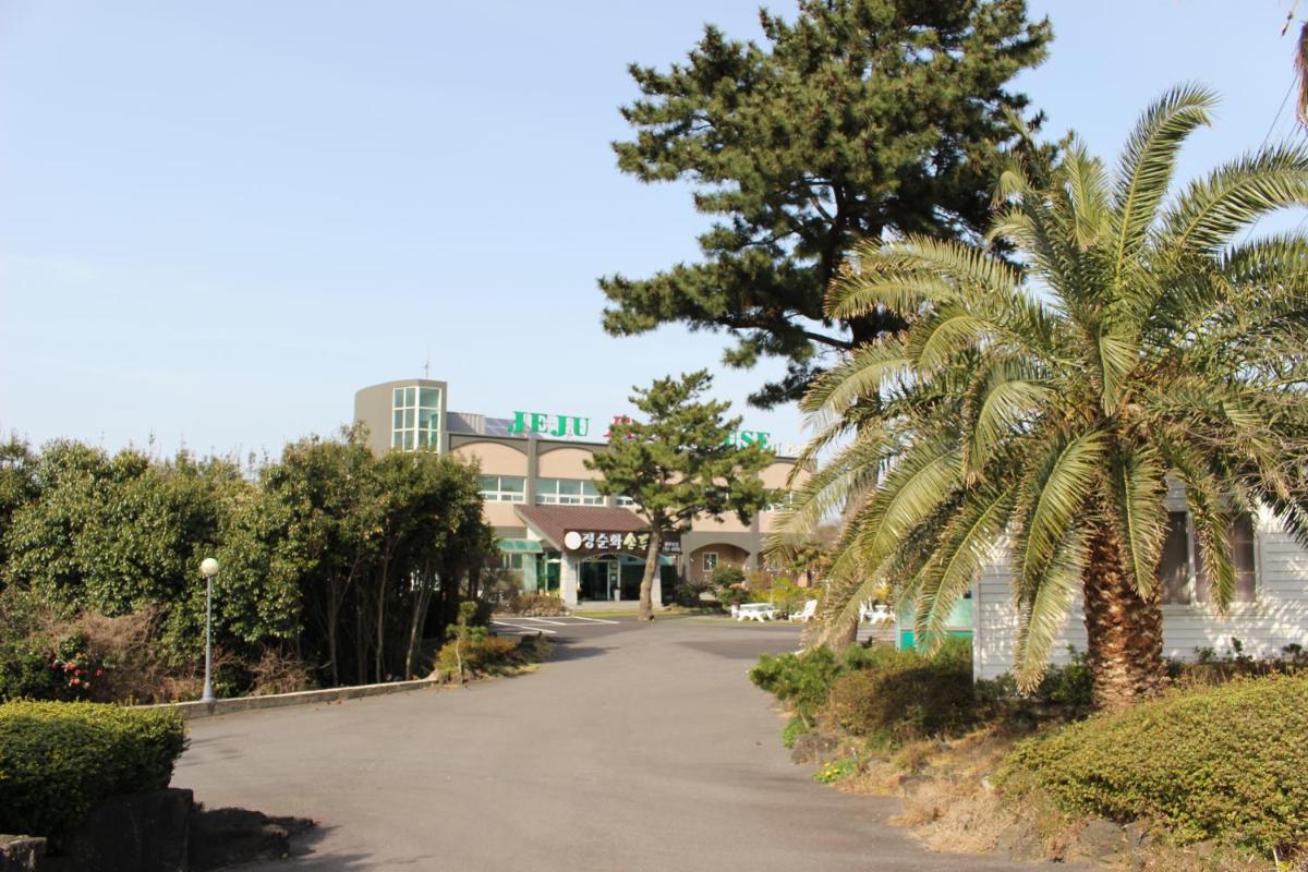 Jeju Feel House