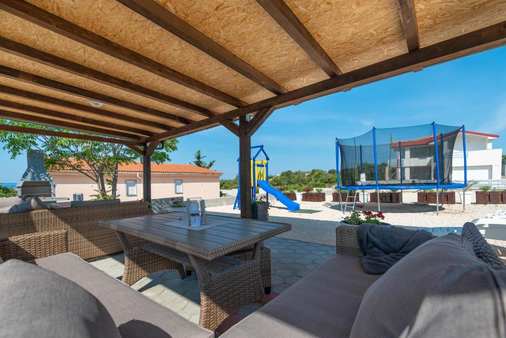Crowonder Luxury Vir- 6 New Apartments for Families with Playground for Kids view 5