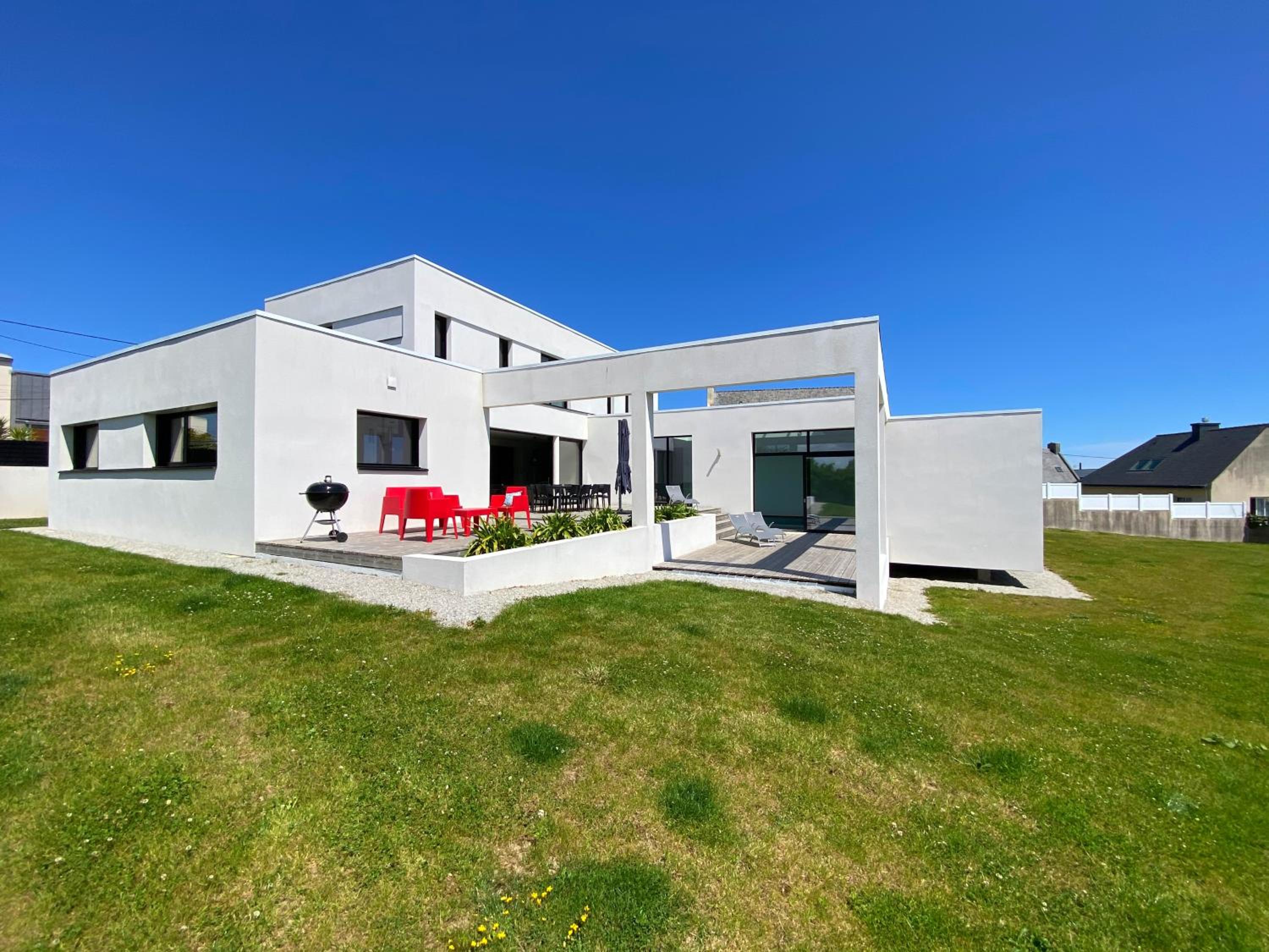 Villa Pool and Beach Bretagne view 3