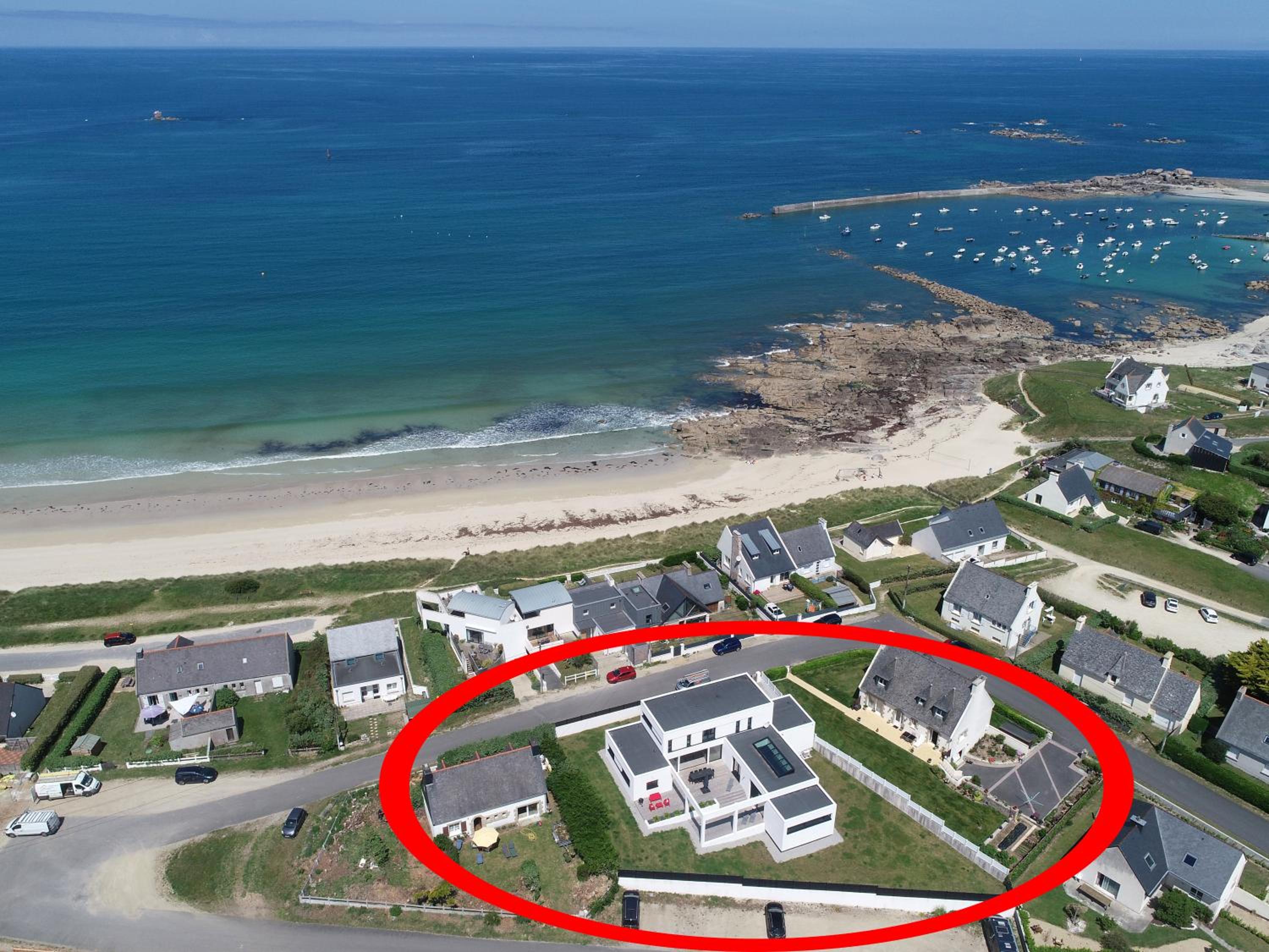 Villa Pool and Beach Bretagne view 5