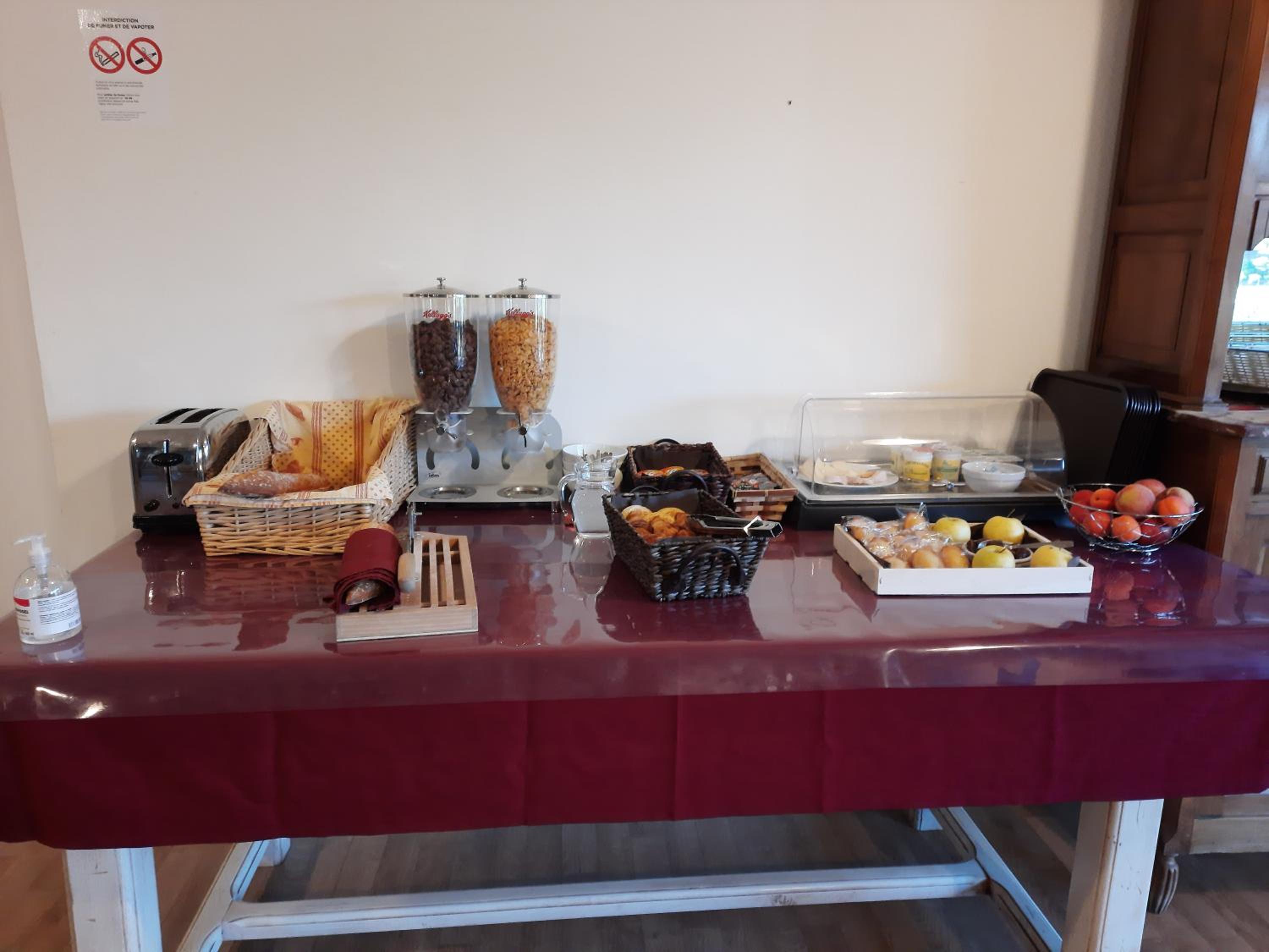 breakfast buffet