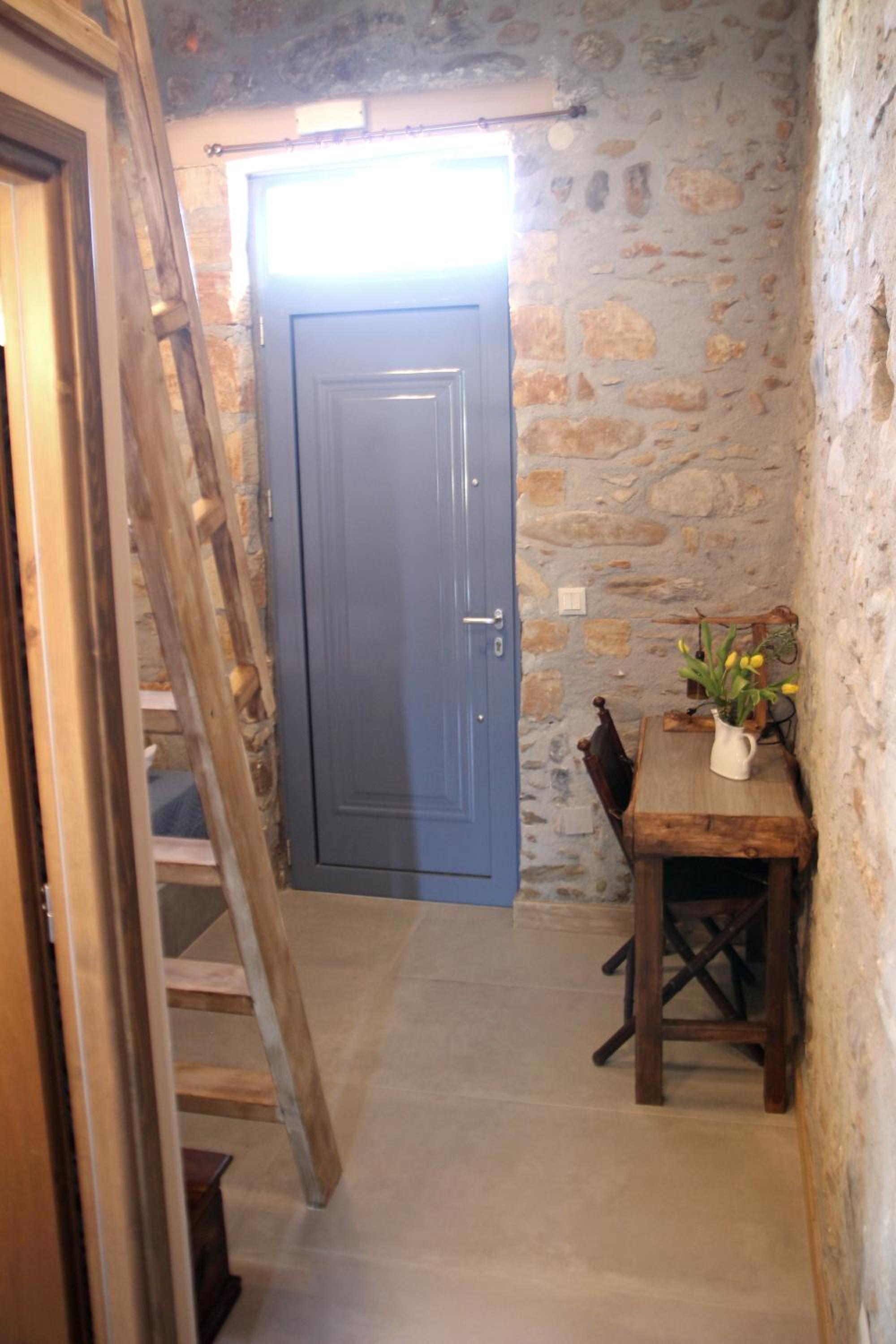 Laini Guest Houses view 3