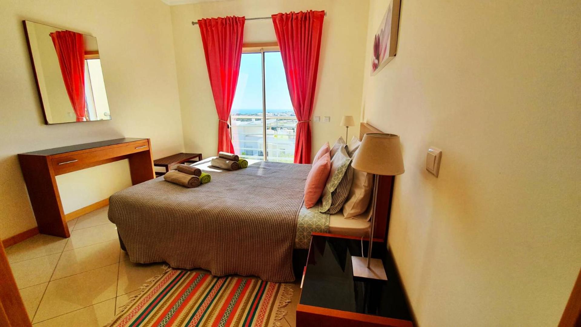Sunny Apartment with sea view in Albufeira view 4