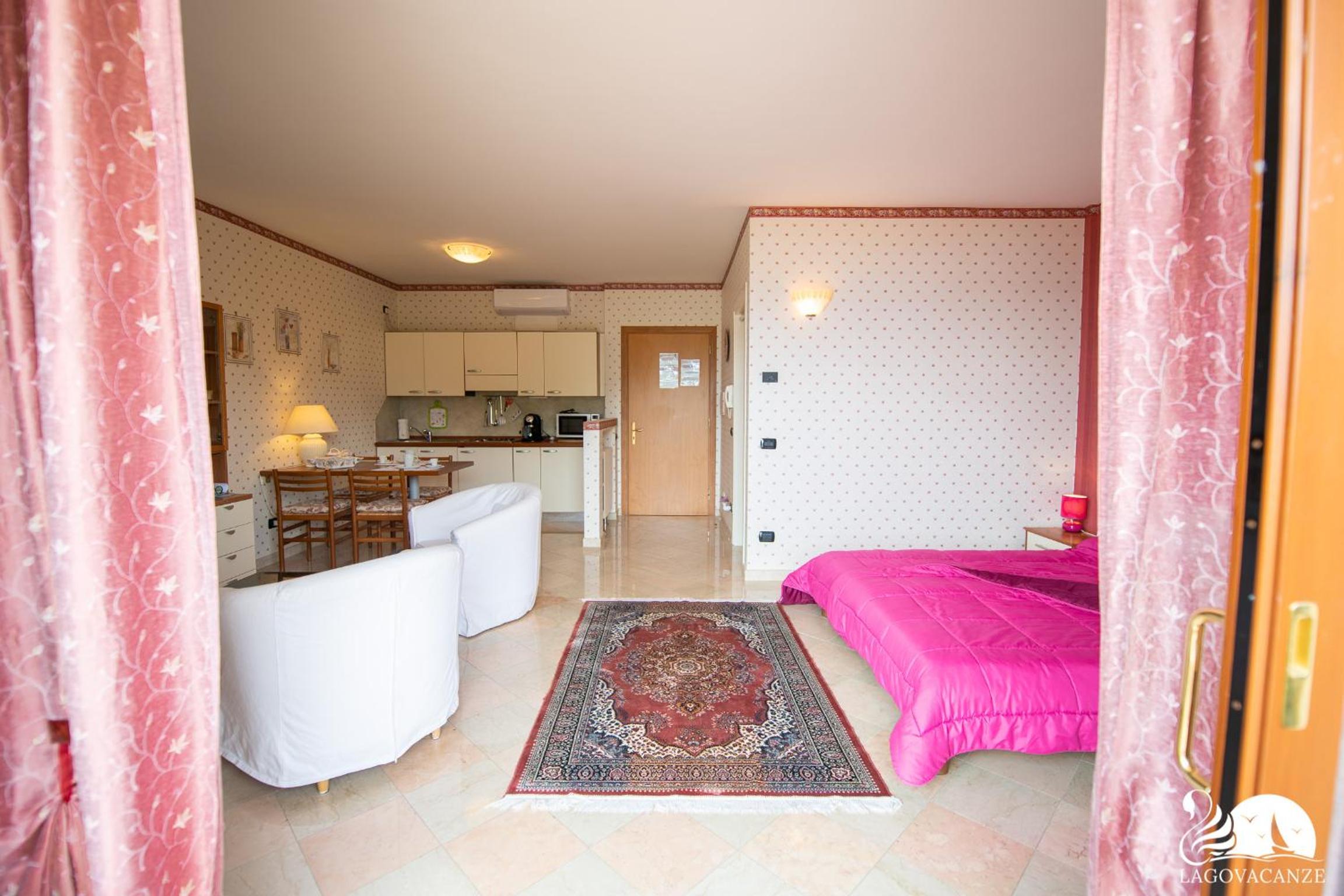 Feeling House en Salò — hotel room