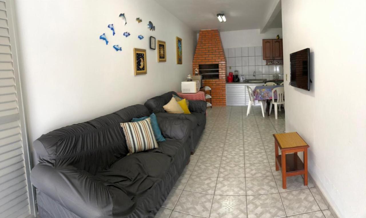 CASA COMPLETA para alugar na Praia da Pinheira.
