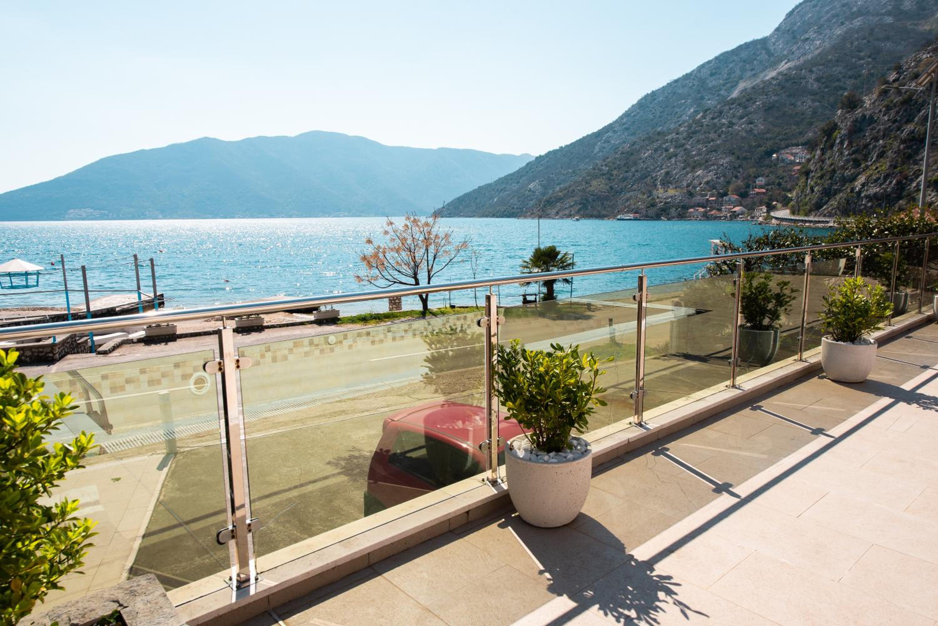 Boka Mia - apartments with pool, first line view 4