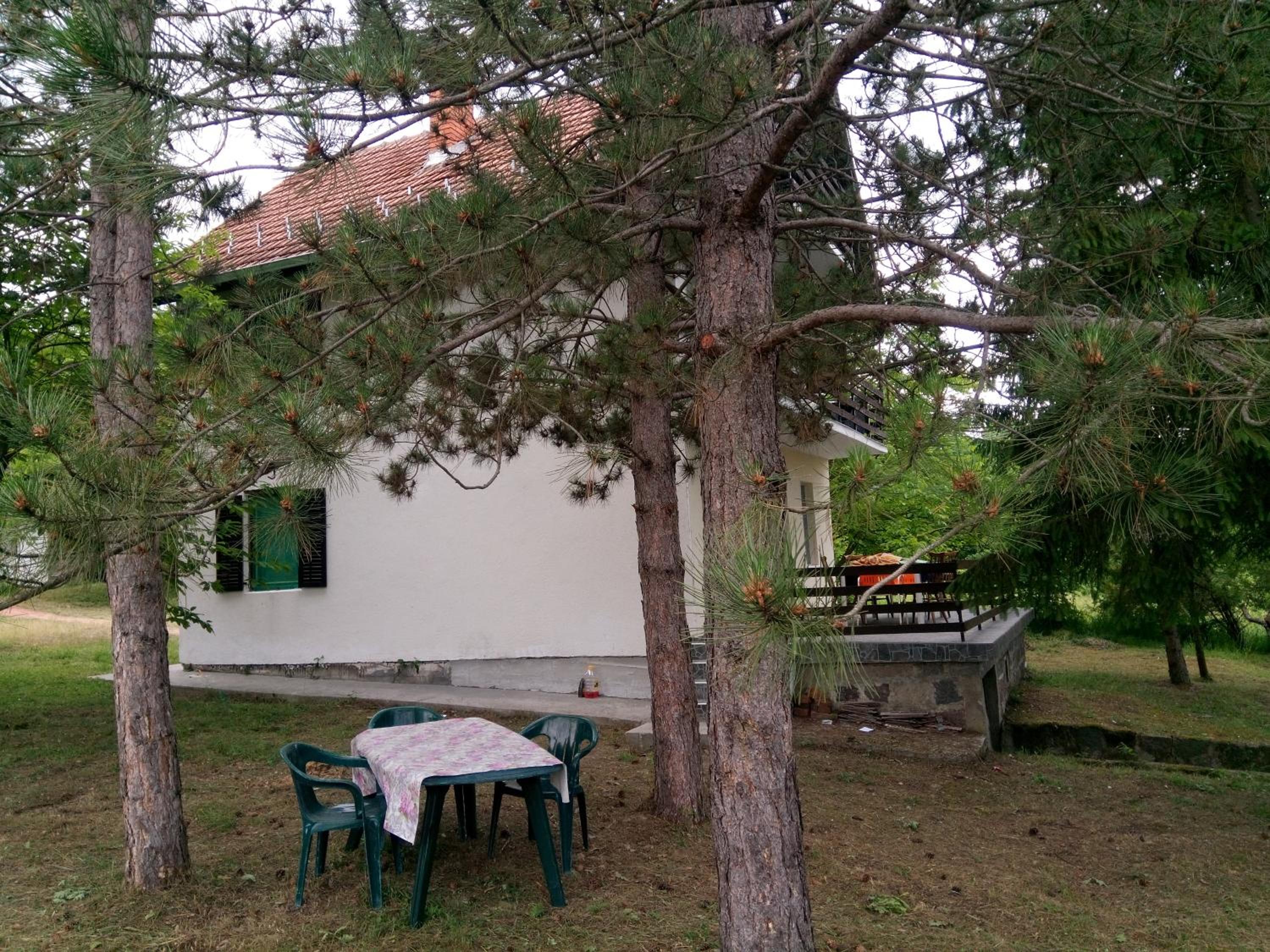 Kuća Sarić, Gružansko jezero