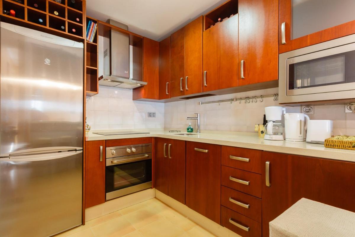 ESLORA Candor Apartment by Cadiz4Rentals view 4