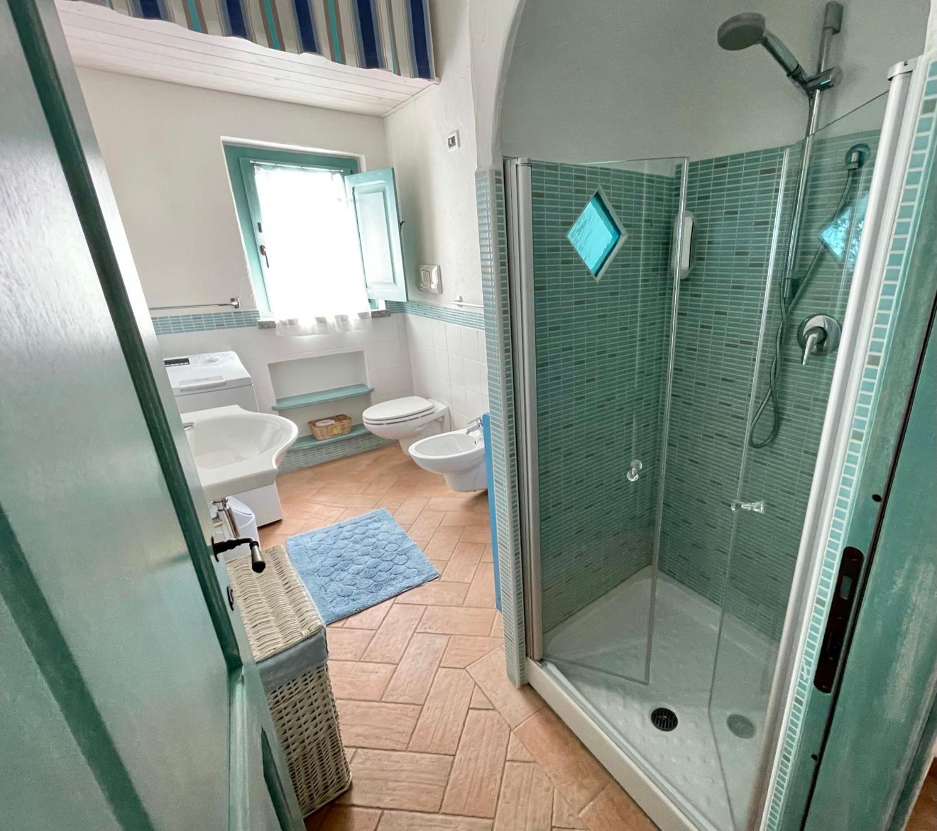 La casetta turchese en Pula — bathroom