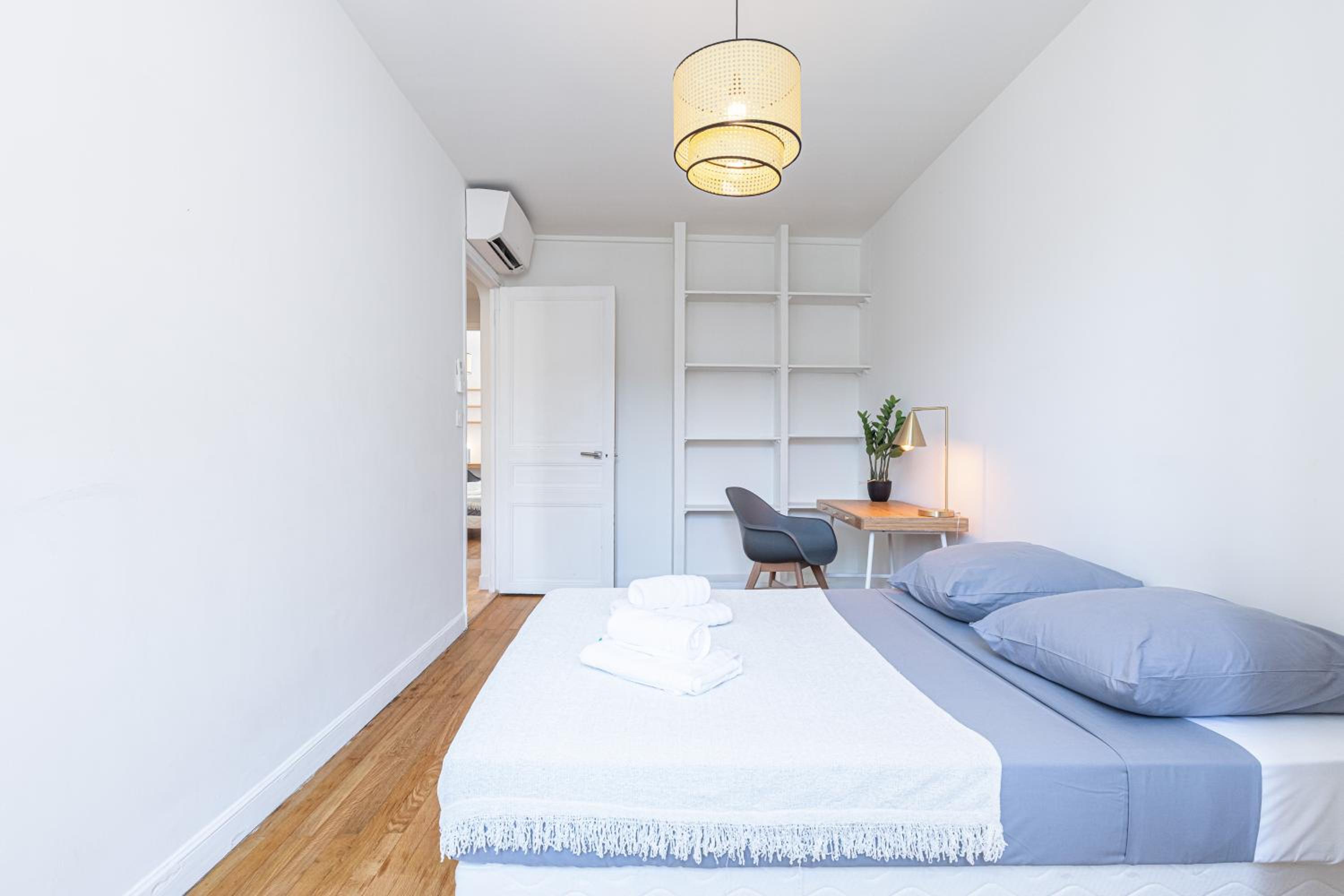 FEEL HOME - ALPHONSE KARR photo 3