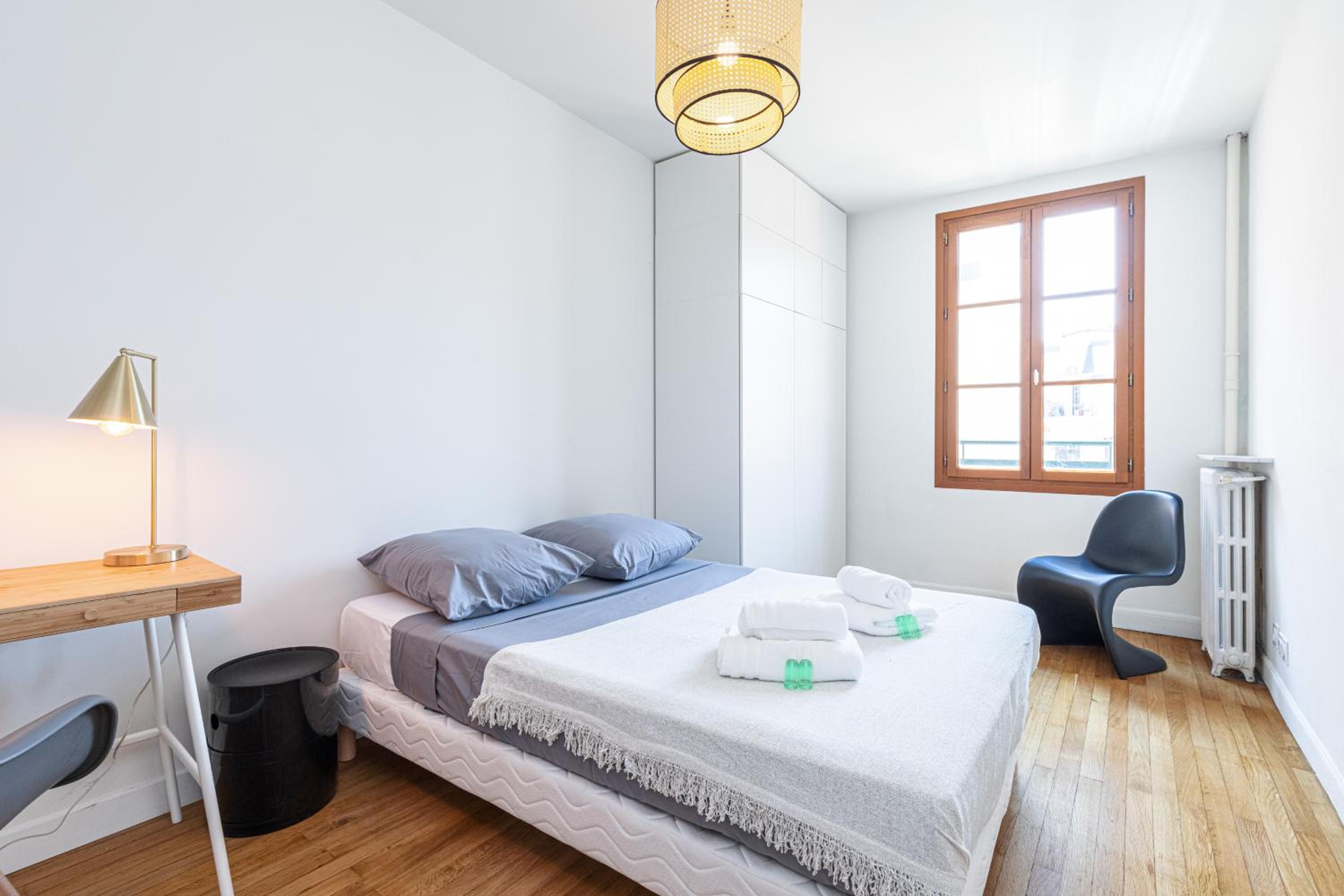 FEEL HOME - ALPHONSE KARR photo 2