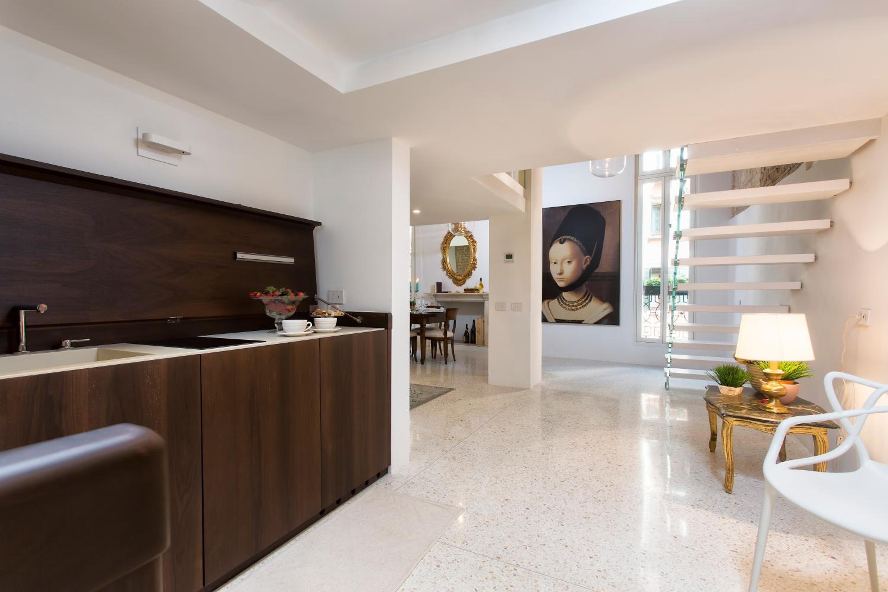 ItaliaHaus - Ca' Olivo loft with canal view in Rialto Venice