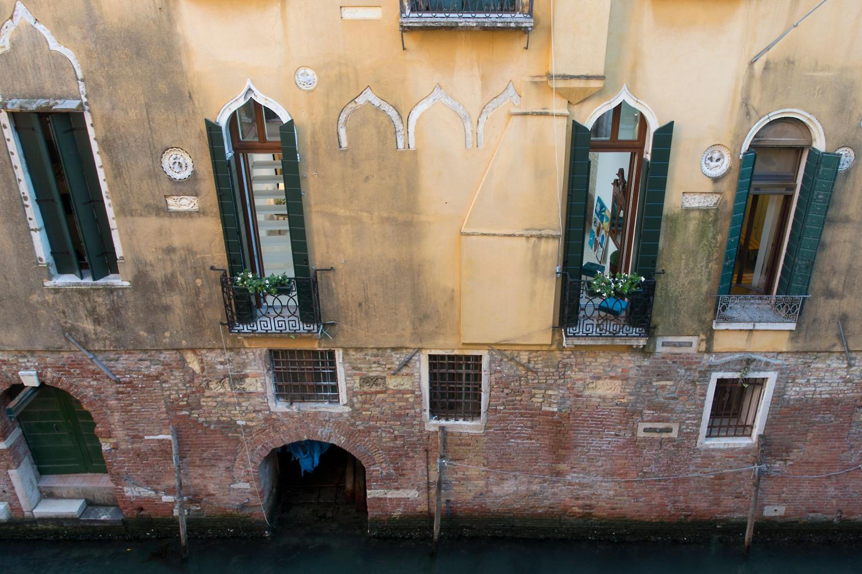 ItaliaHaus - Ca' Olivo loft with canal view in Rialto Venice