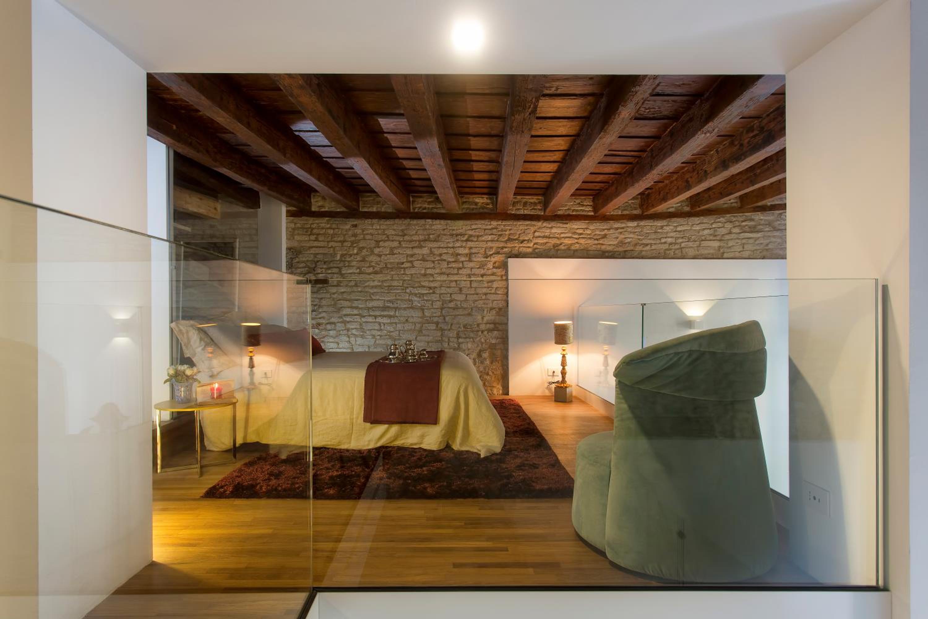 ItaliaHaus - Ca' Olivo loft with canal view in Rialto Venice