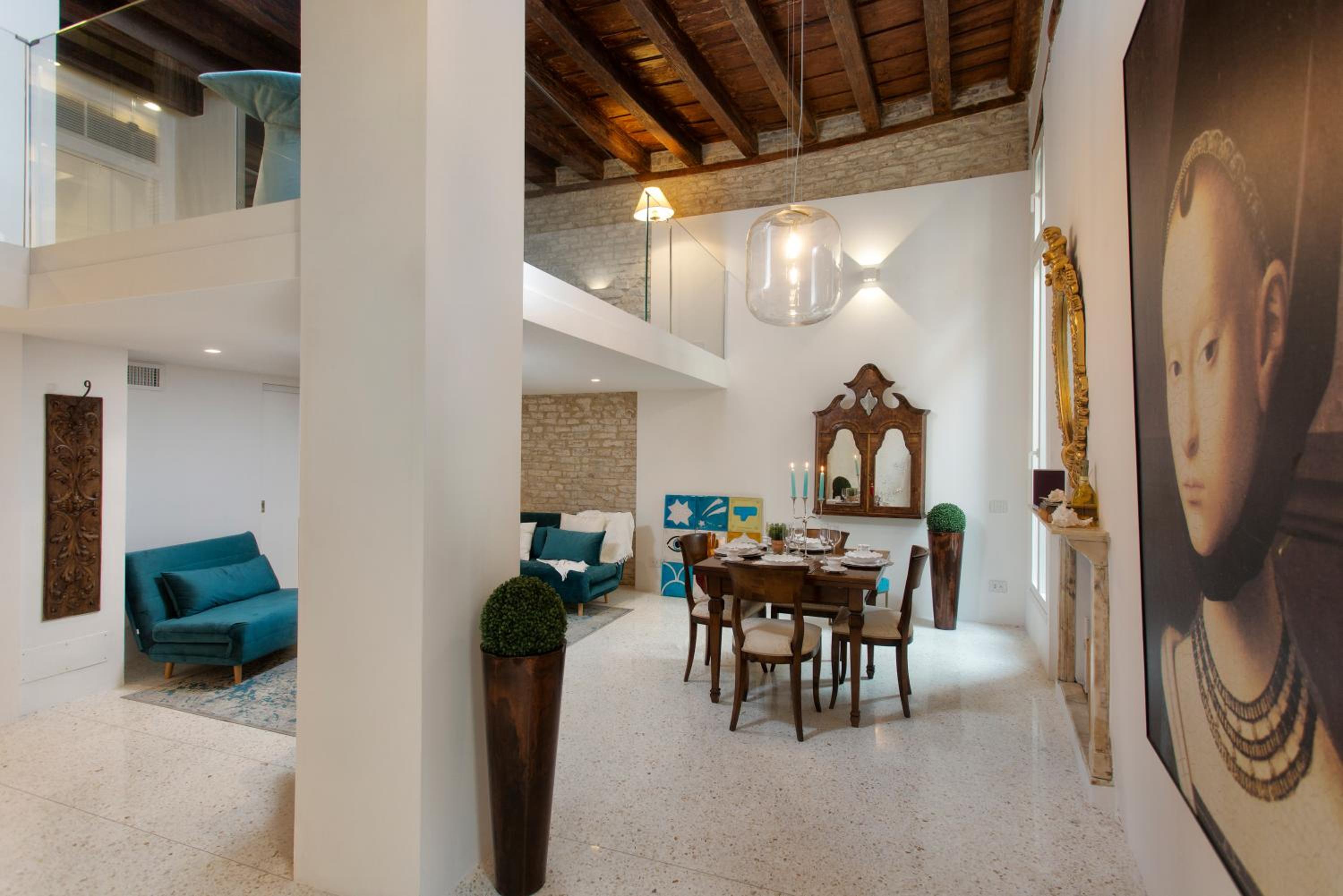 ItaliaHaus - Ca' Olivo loft with canal view in Rialto Venice