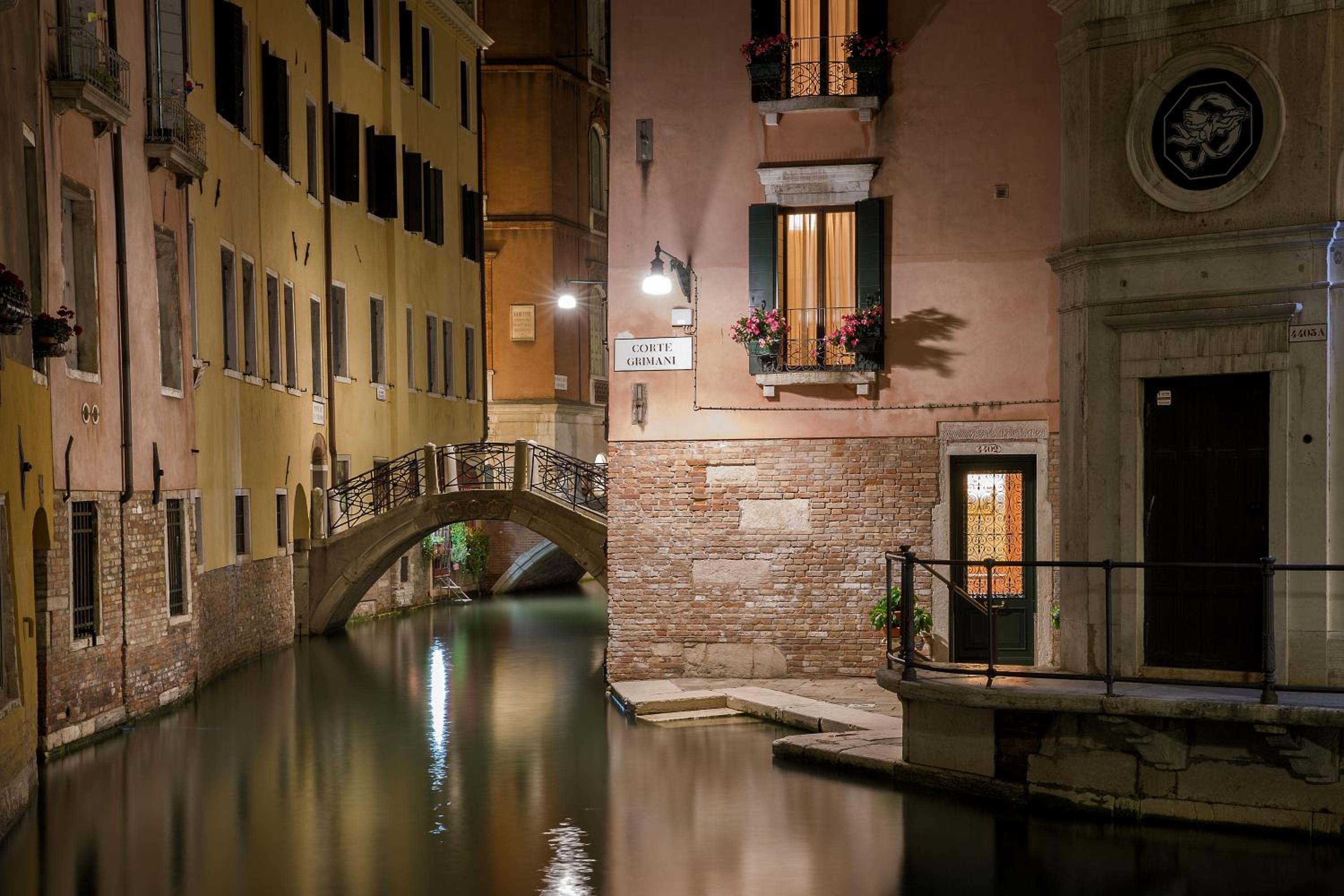 ItaliaHaus - Ca' Olivo loft with canal view in Rialto Venice