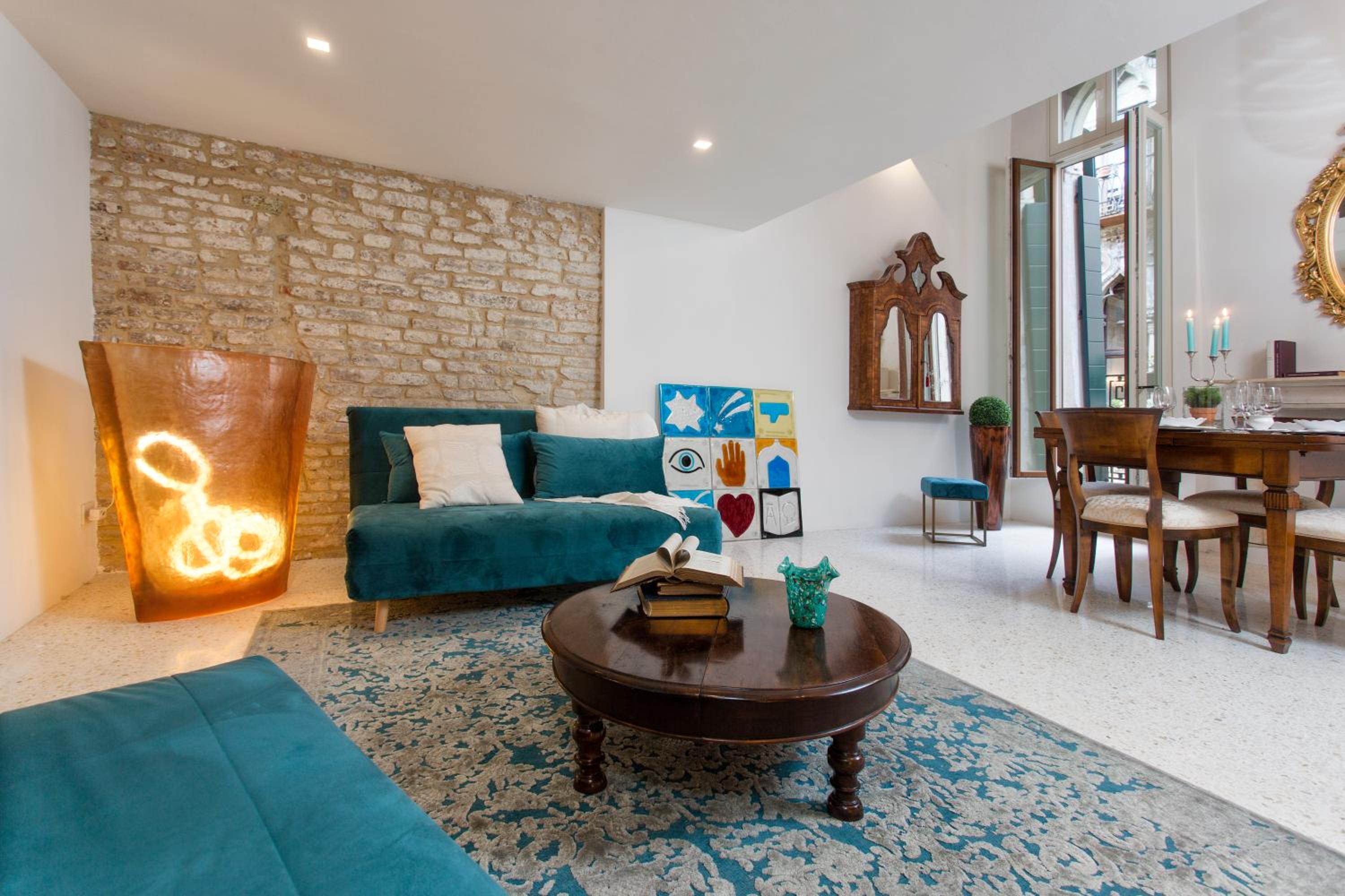 ItaliaHaus - Ca' Olivo loft with canal view in Rialto Venice