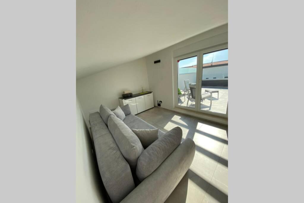 Villa Lighthouse mit Pool und Jacuzzi view 4