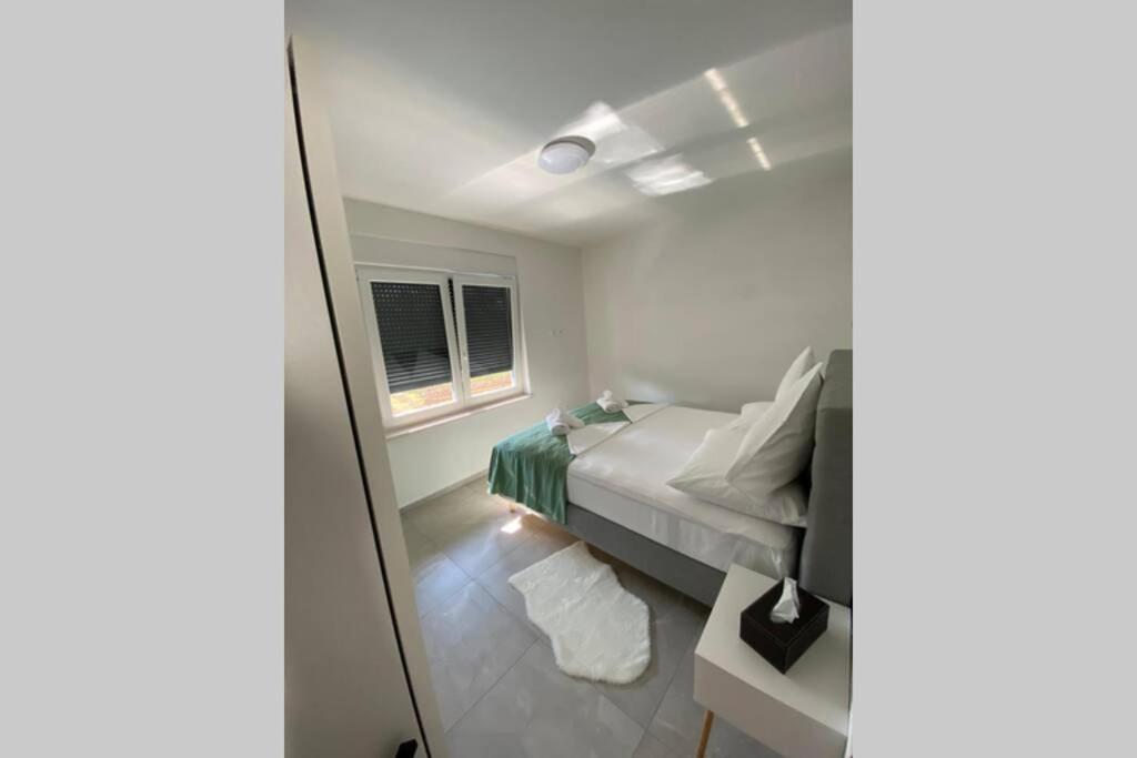 Villa Lighthouse mit Pool und Jacuzzi view 5
