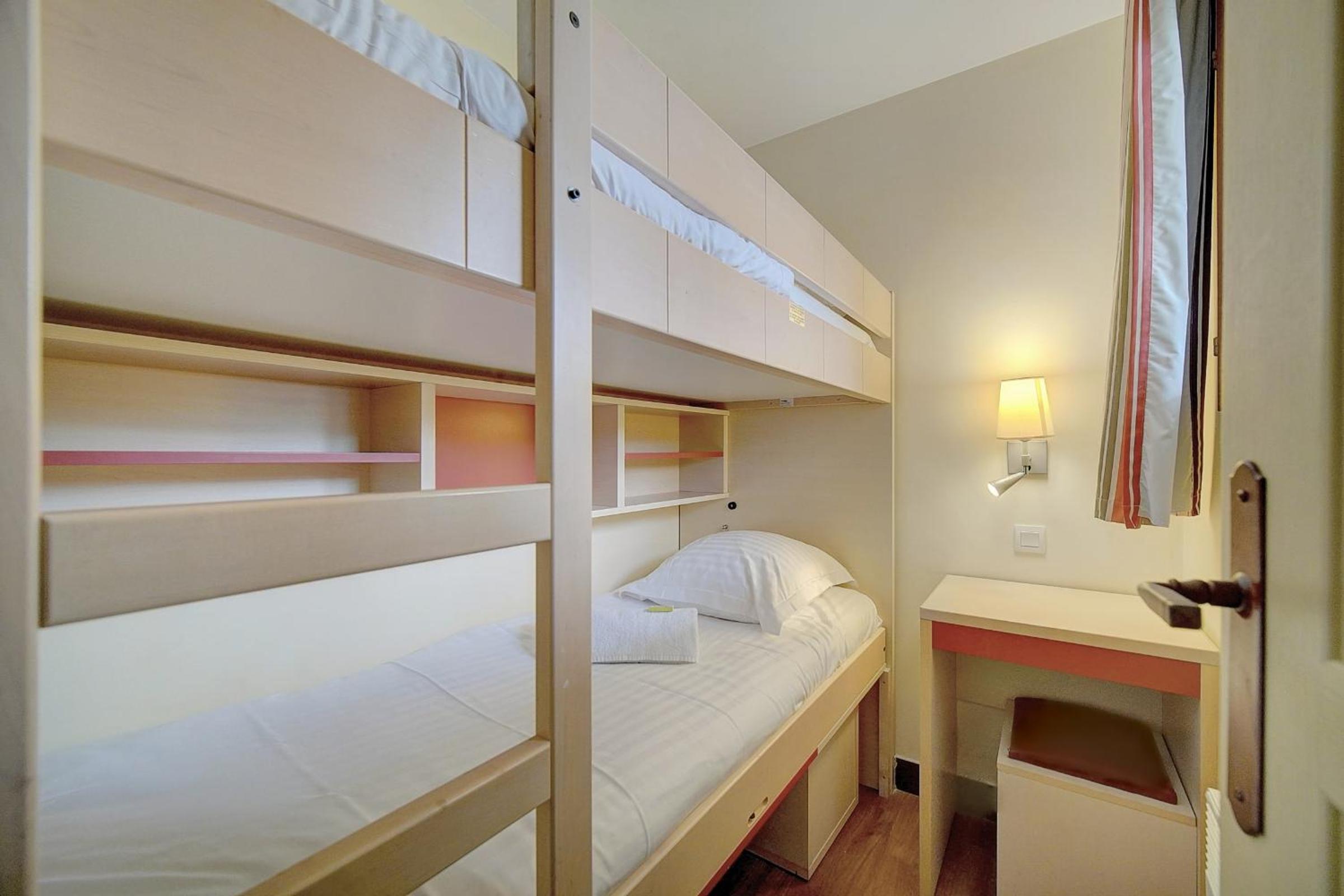 IMMOGROOM - 2BR - sea view - Swimming pool - Terrace - Parking - AC - Wifi view 4